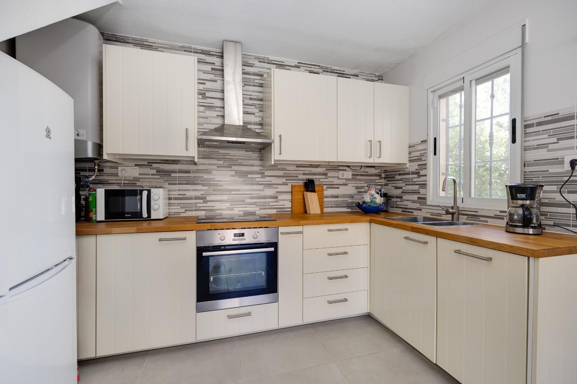 Resale - 2 Bedroom 1 Bathroom Bungalow in Torrevieja - El Chaparral  - Alicante