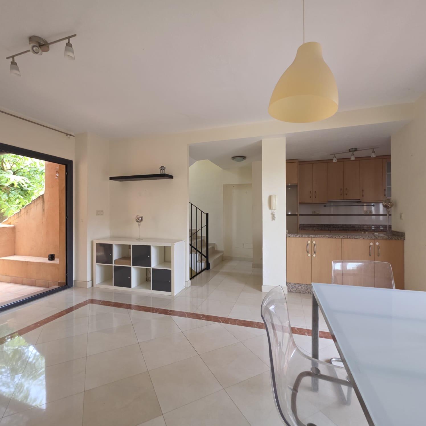 Resale - 4 Bedroom 2 Bathroom Town House in Orihuela Costa - Las Filipinas  - Alicante