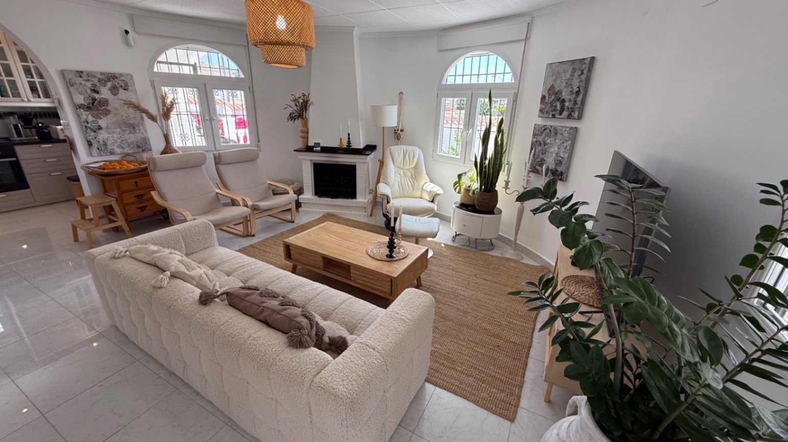 Resale - 3 Bedroom 3 Bathroom Villa in Torrevieja - Costa Blanca  - Alicante