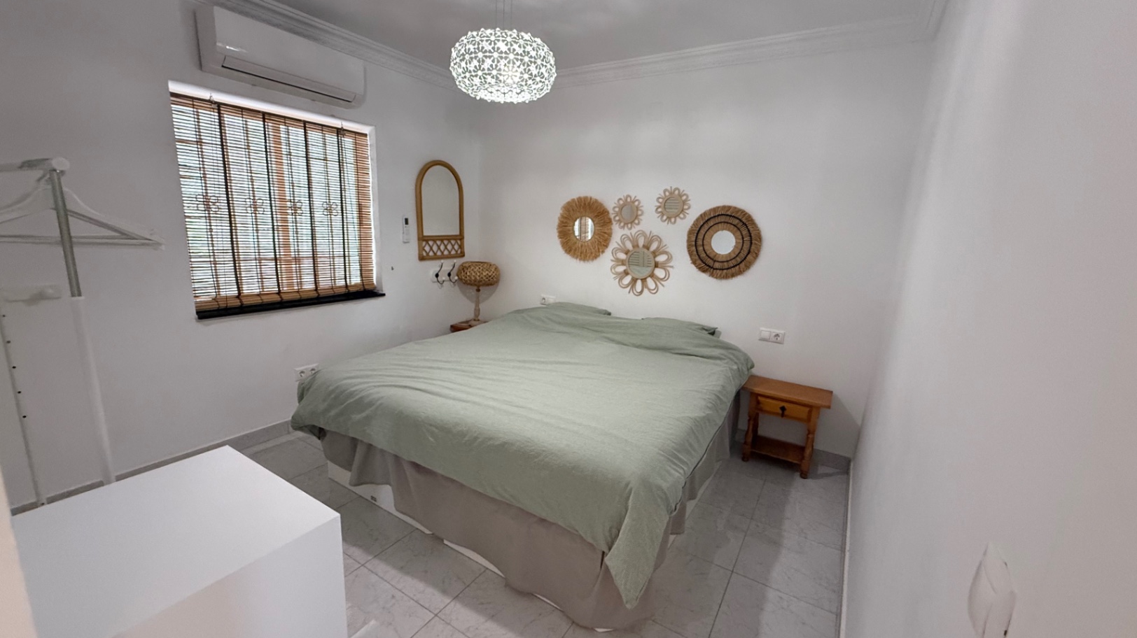Resale - 3 Bedroom 3 Bathroom Villa in Torrevieja - Costa Blanca  - Alicante