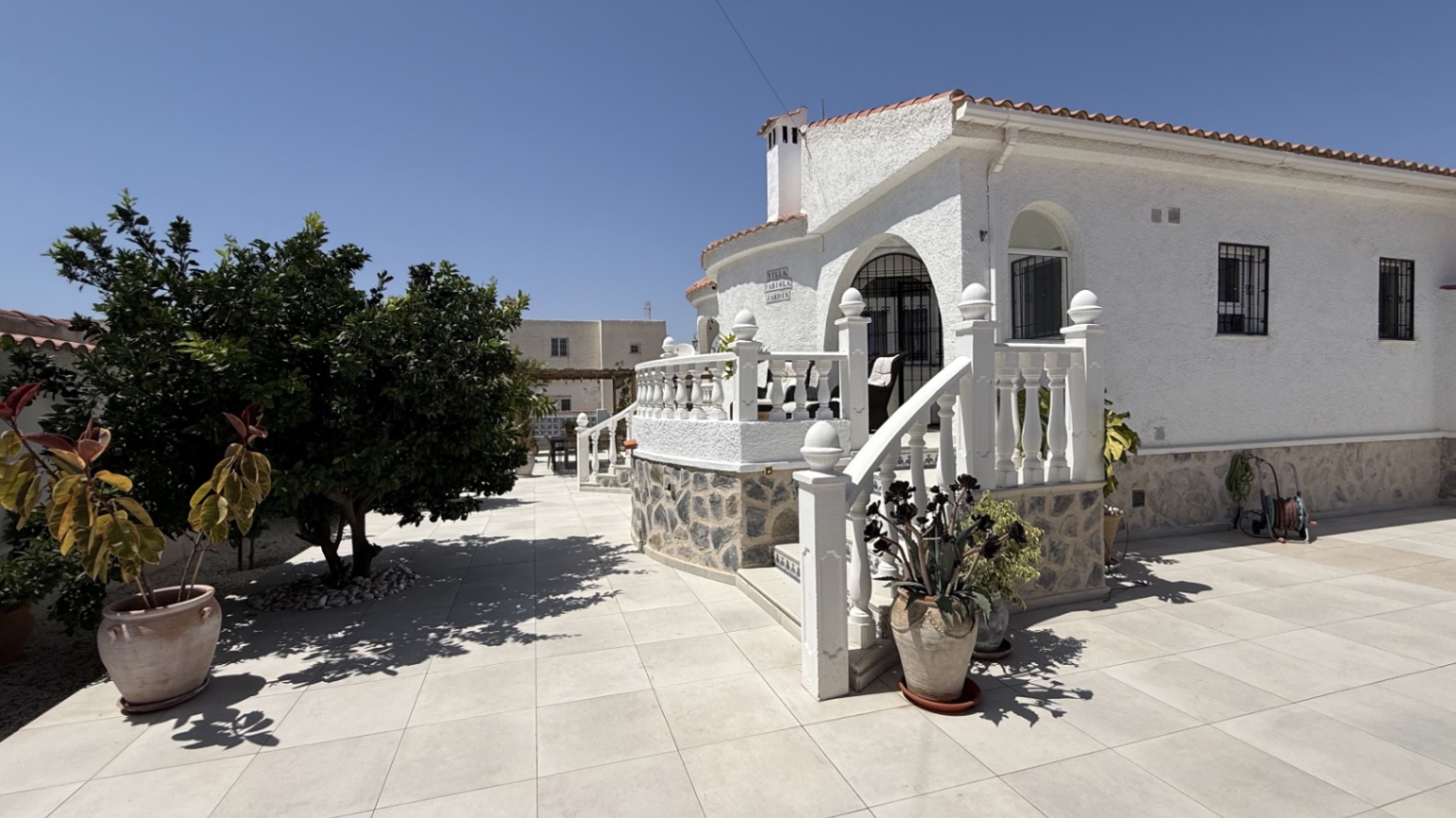 Resale - 3 Bedroom 3 Bathroom Villa in Torrevieja - Costa Blanca  - Alicante