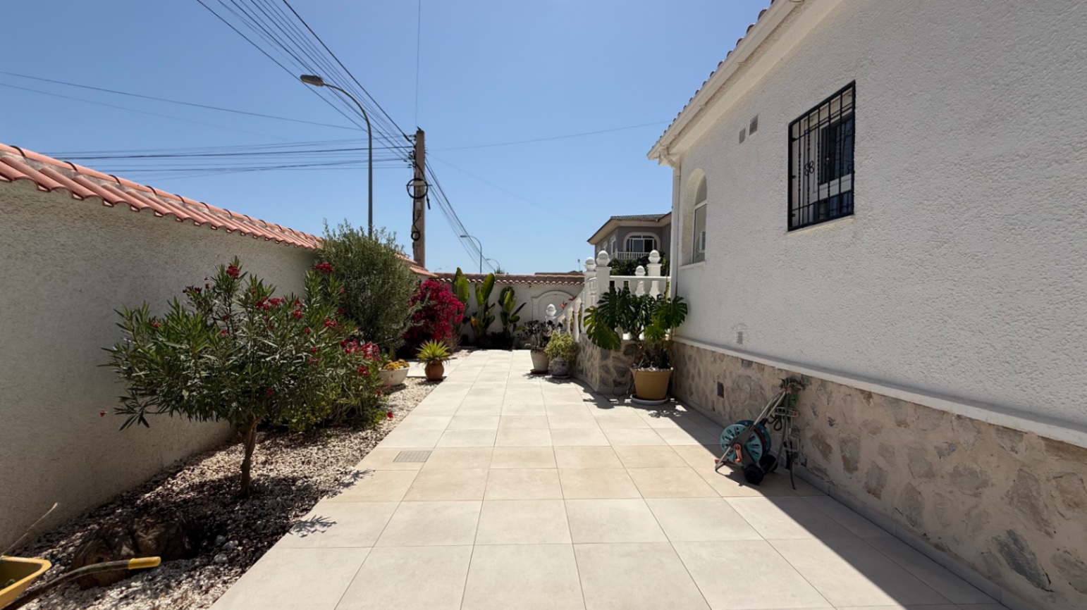 Resale - 3 Bedroom 3 Bathroom Villa in Torrevieja - Costa Blanca  - Alicante