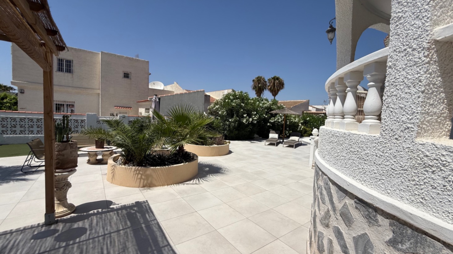 Resale - 3 Bedroom 3 Bathroom Villa in Torrevieja - Costa Blanca  - Alicante