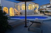 94-138-456-11-919/80163, 3 Bedroom 3 Bathroom Villa in Torrevieja