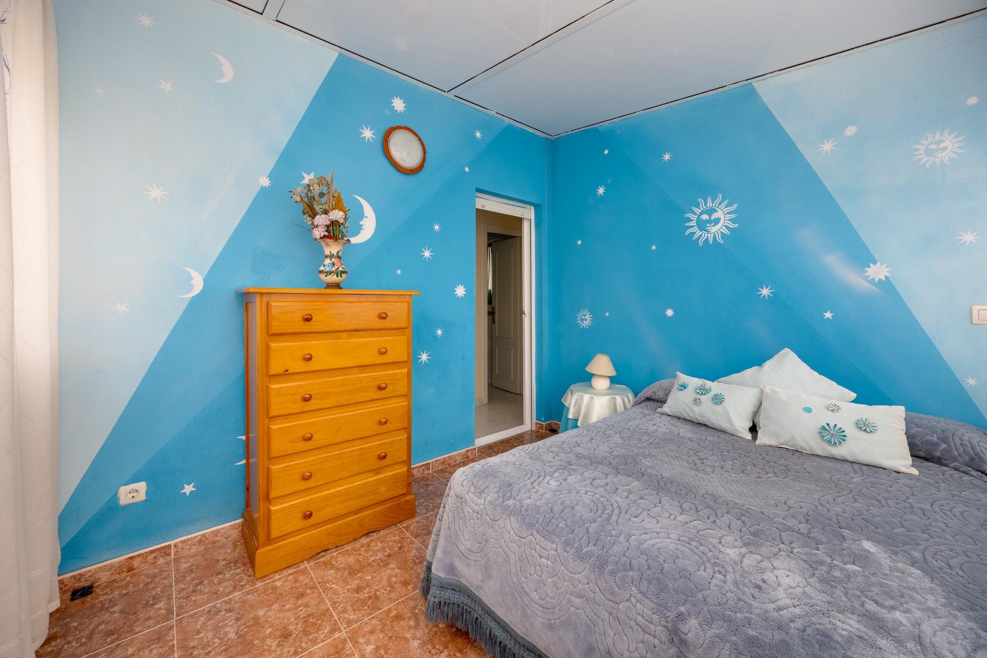 Resale - 3 Bedroom 2 Bathroom Villa in Torrevieja - El Limonar  - Alicante