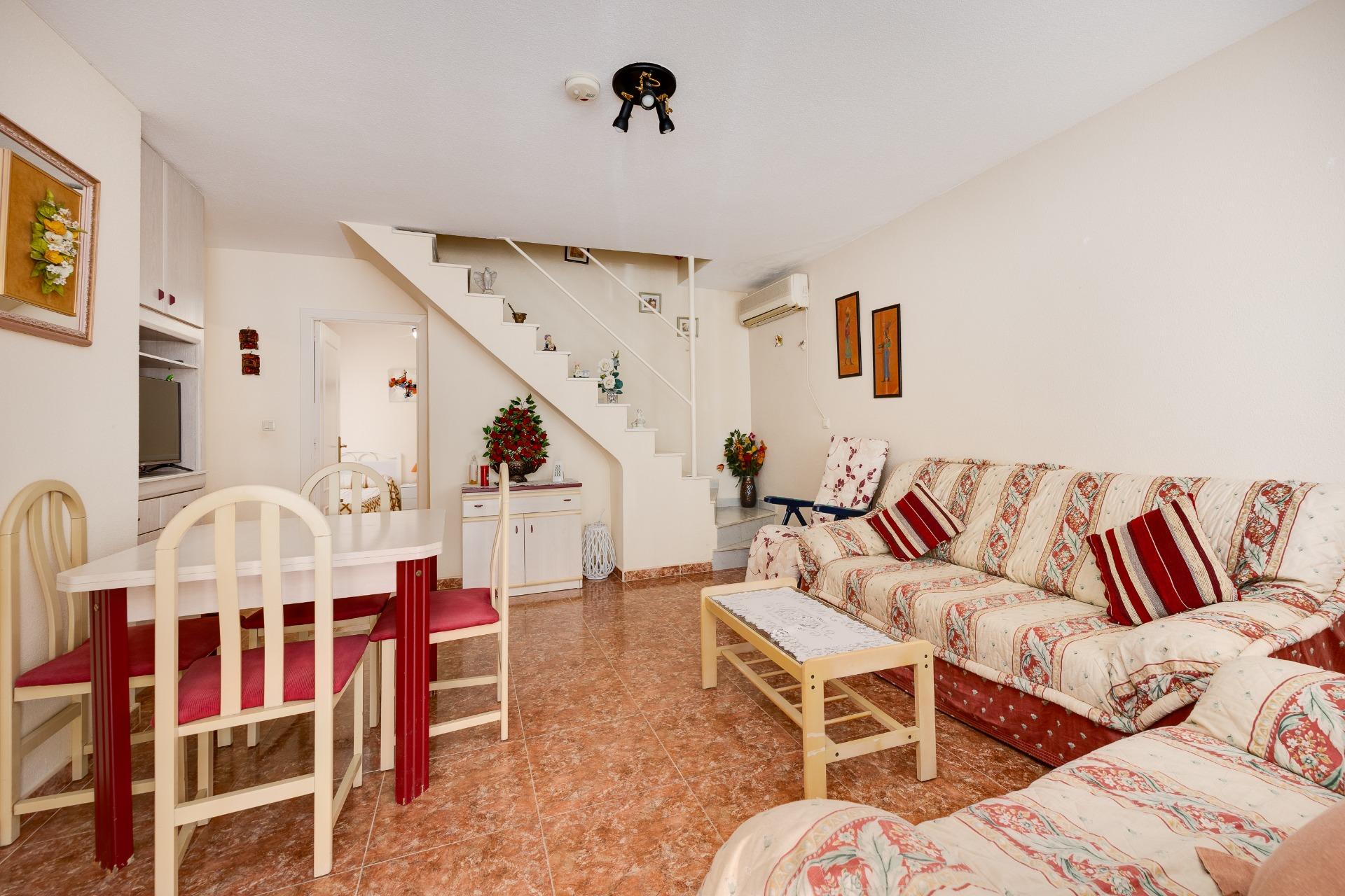 Resale - 3 Bedroom 2 Bathroom Villa in Torrevieja - El Limonar  - Alicante