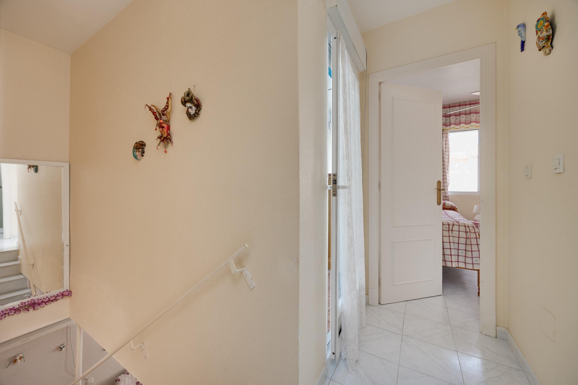 Resale - 3 Bedroom 2 Bathroom Villa in Torrevieja - El Limonar  - Alicante