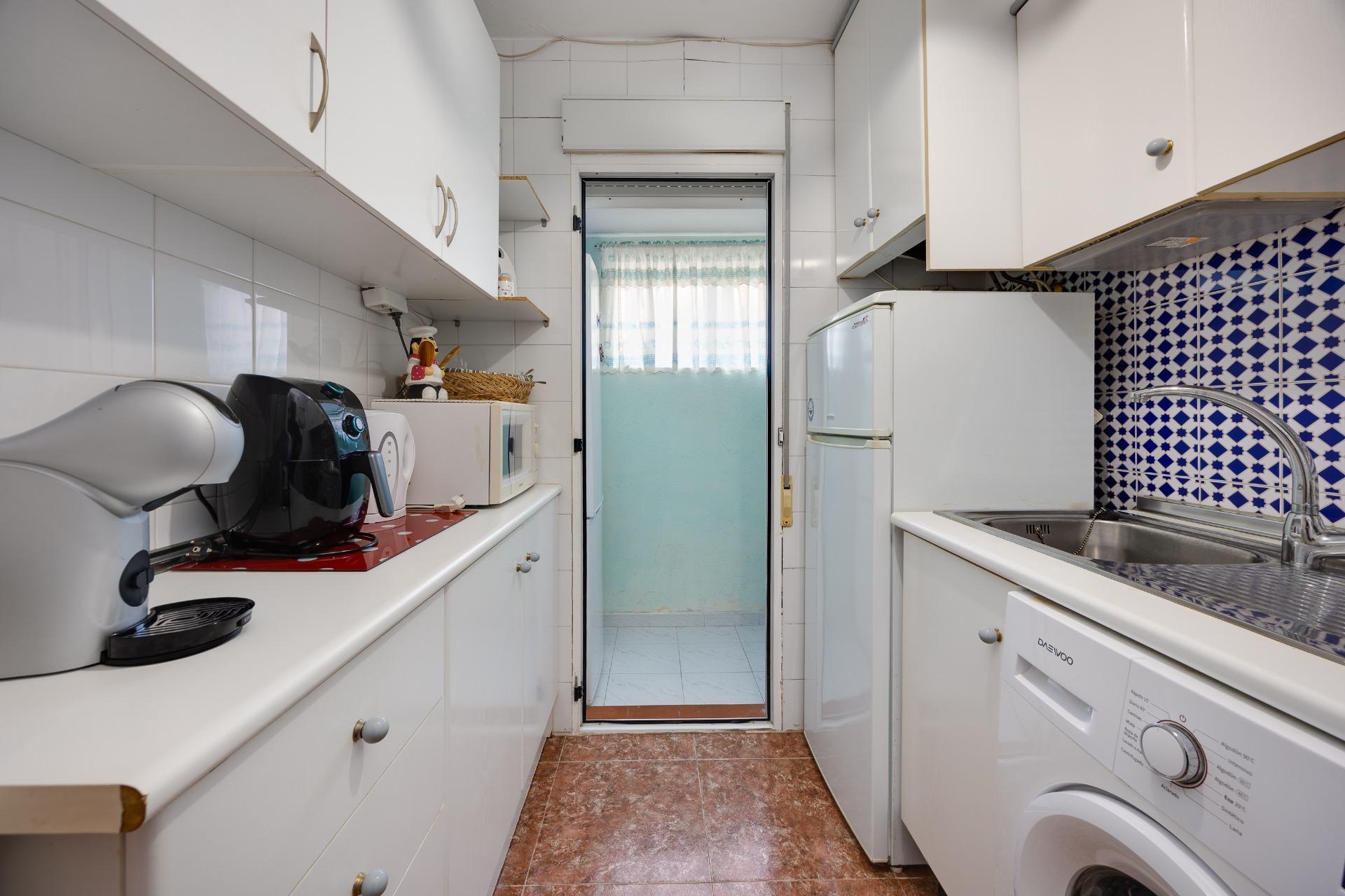 Resale - 3 Bedroom 2 Bathroom Villa in Torrevieja - El Limonar  - Alicante