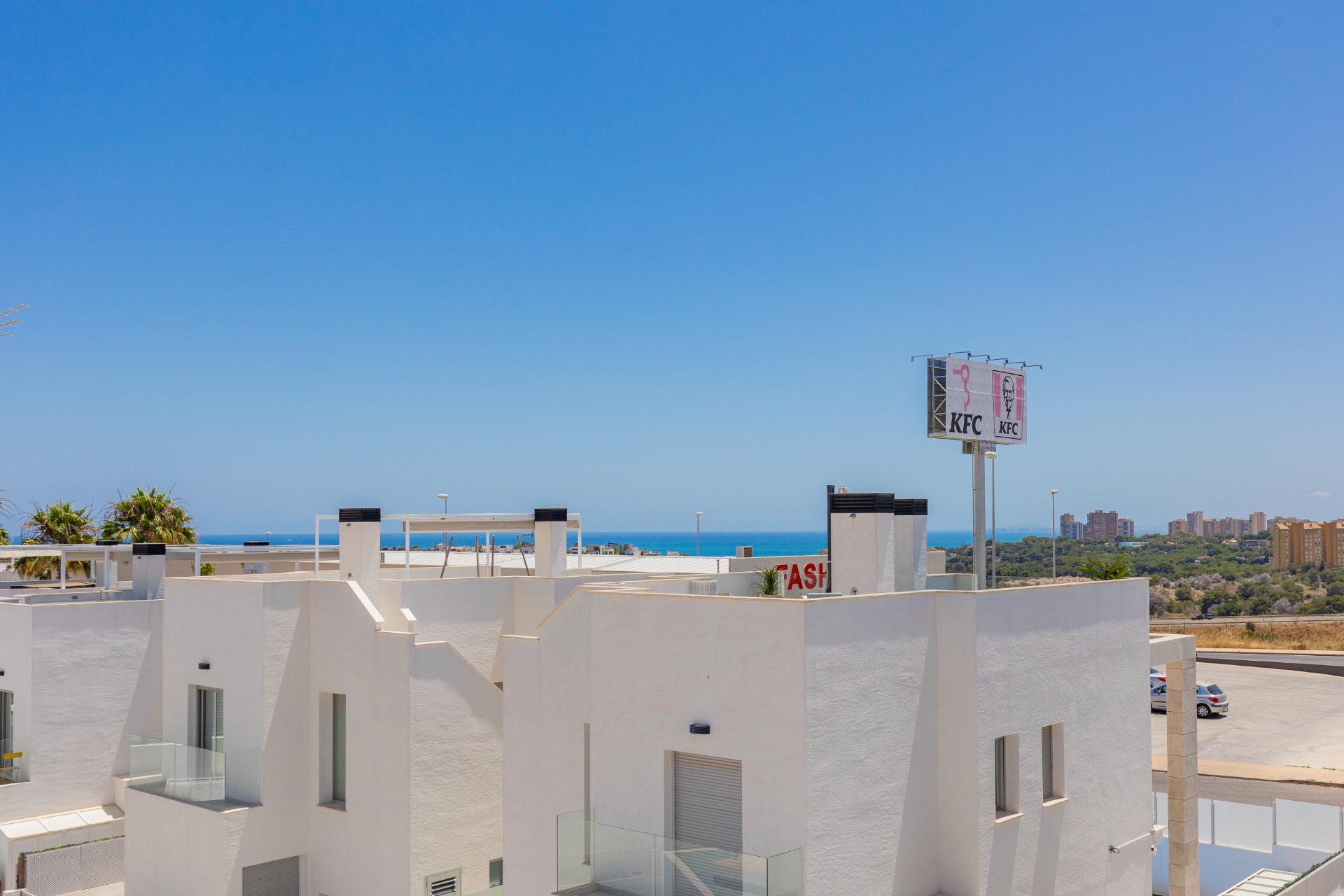 Resale - 3 Bedroom 3 Bathroom Villa in Orihuela Costa - Lomas De Cabo Roig  - Alicante