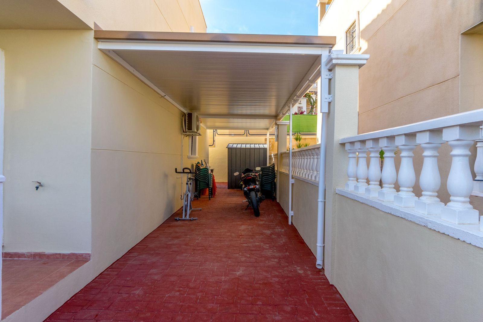 Resale - 3 Bedroom 2 Bathroom Town House in Orihuela Costa - Costa Blanca  - Alicante