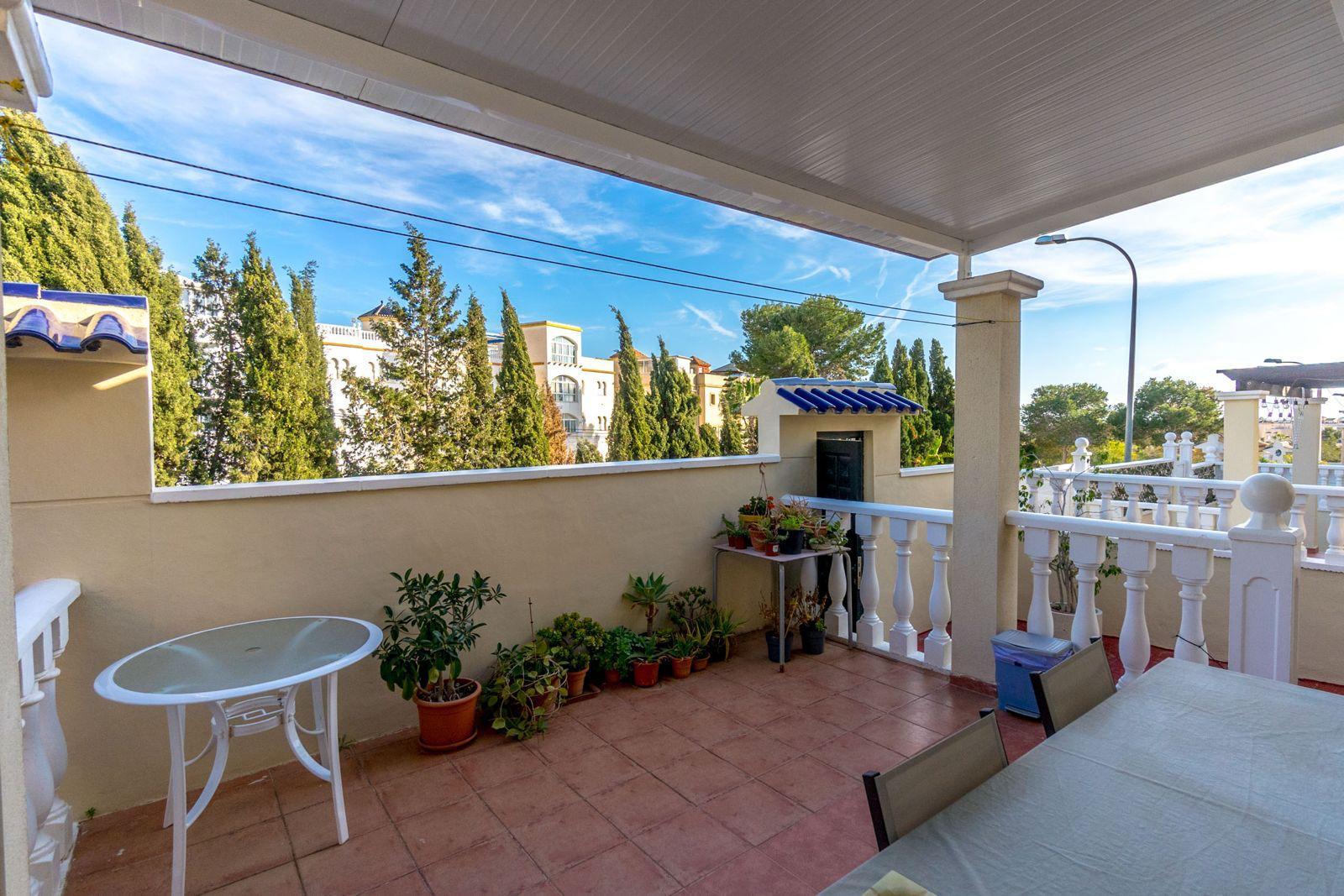 Resale - 3 Bedroom 2 Bathroom Town House in Orihuela Costa - Costa Blanca  - Alicante