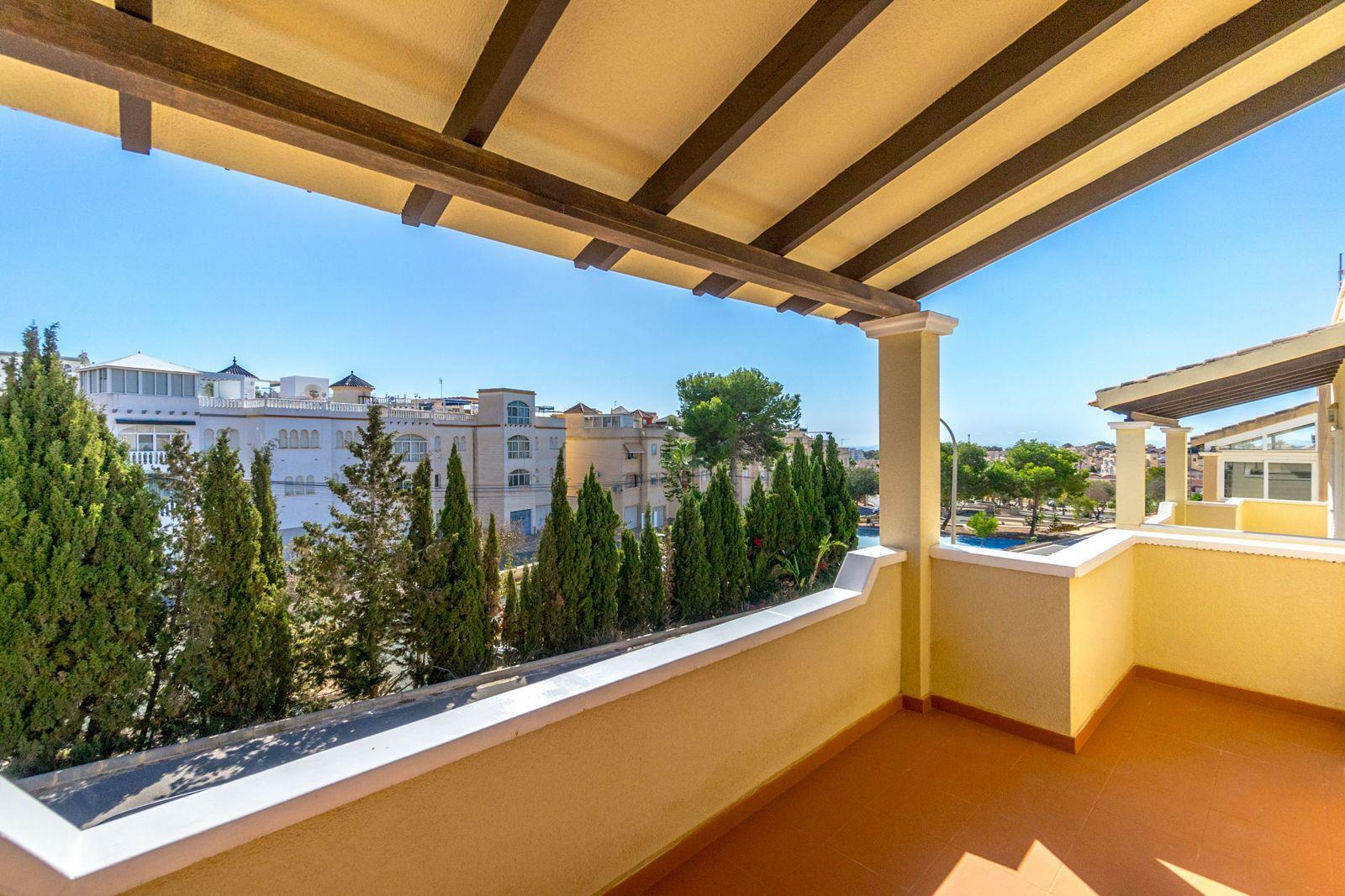 Resale - 3 Bedroom 2 Bathroom Town House in Orihuela Costa - Costa Blanca  - Alicante