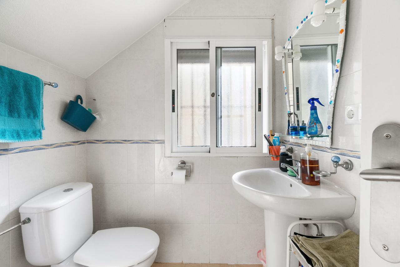 Resale - 3 Bedroom 2 Bathroom Town House in Orihuela Costa - Costa Blanca  - Alicante