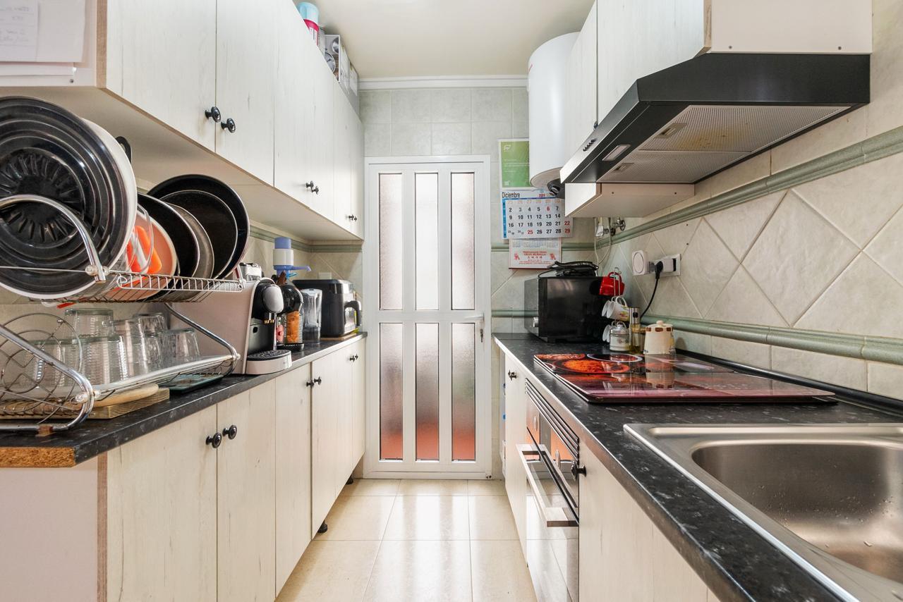 Resale - 3 Bedroom 2 Bathroom Town House in Orihuela Costa - Costa Blanca  - Alicante