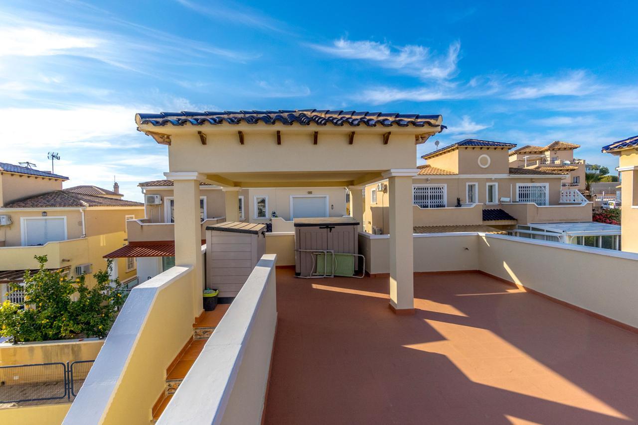 Resale - 3 Bedroom 2 Bathroom Town House in Orihuela Costa - Costa Blanca  - Alicante
