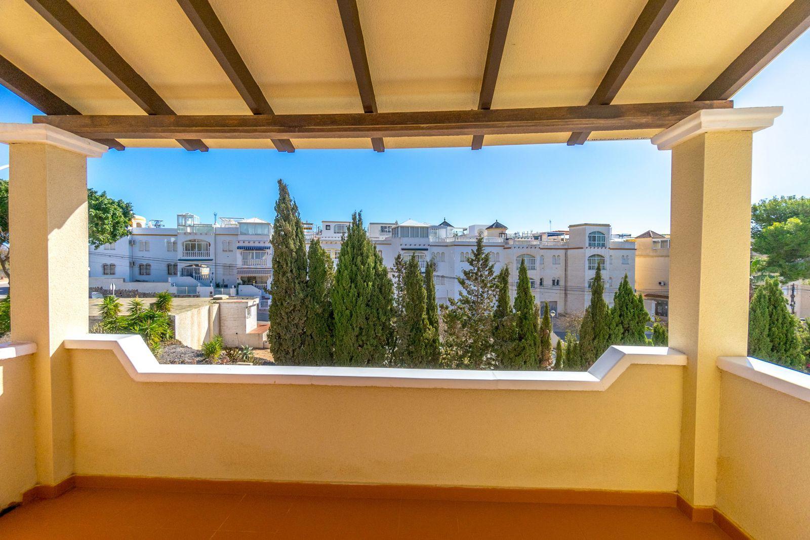 Resale - 3 Bedroom 2 Bathroom Town House in Orihuela Costa - Costa Blanca  - Alicante