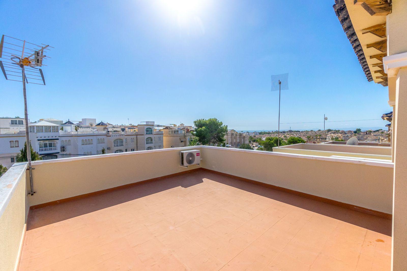 Resale - 3 Bedroom 2 Bathroom Town House in Orihuela Costa - Costa Blanca  - Alicante