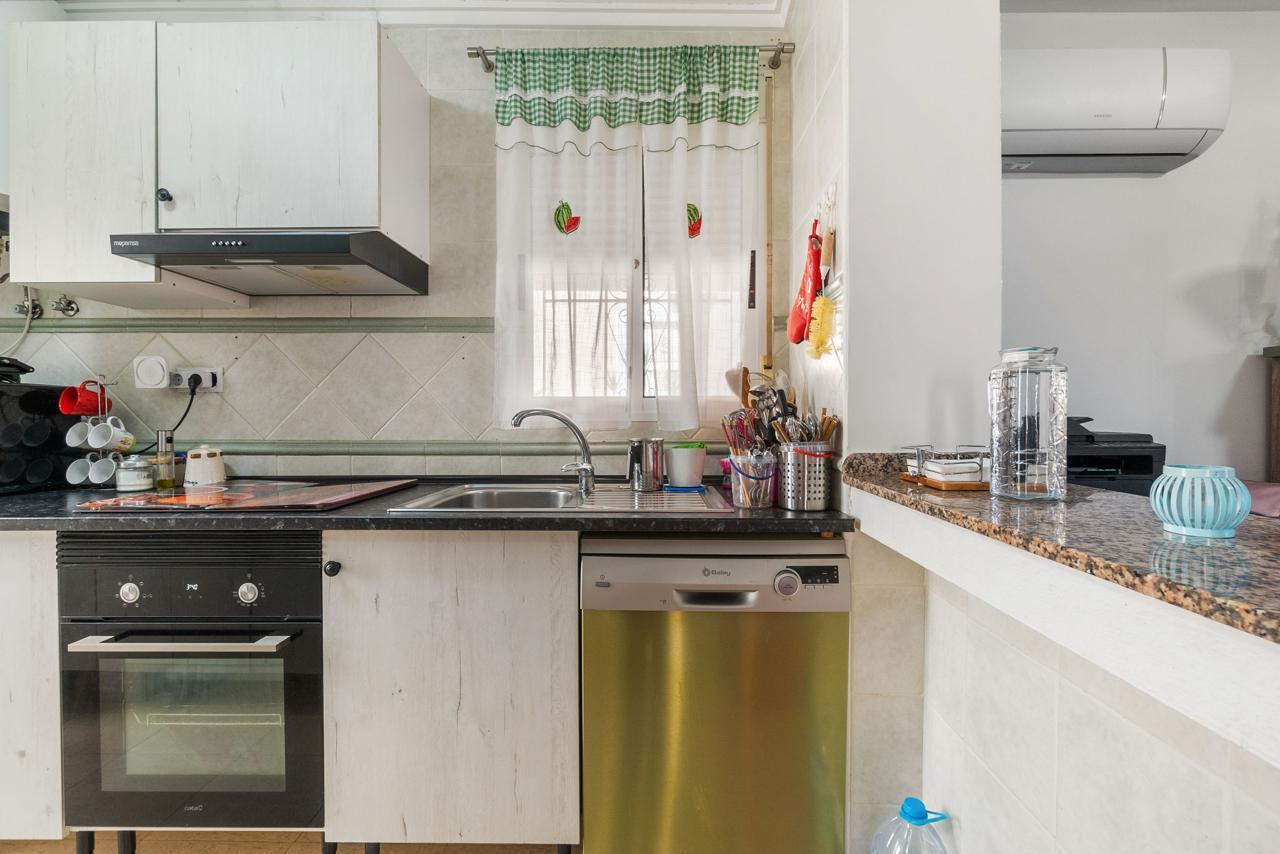 Resale - 3 Bedroom 2 Bathroom Town House in Orihuela Costa - Costa Blanca  - Alicante