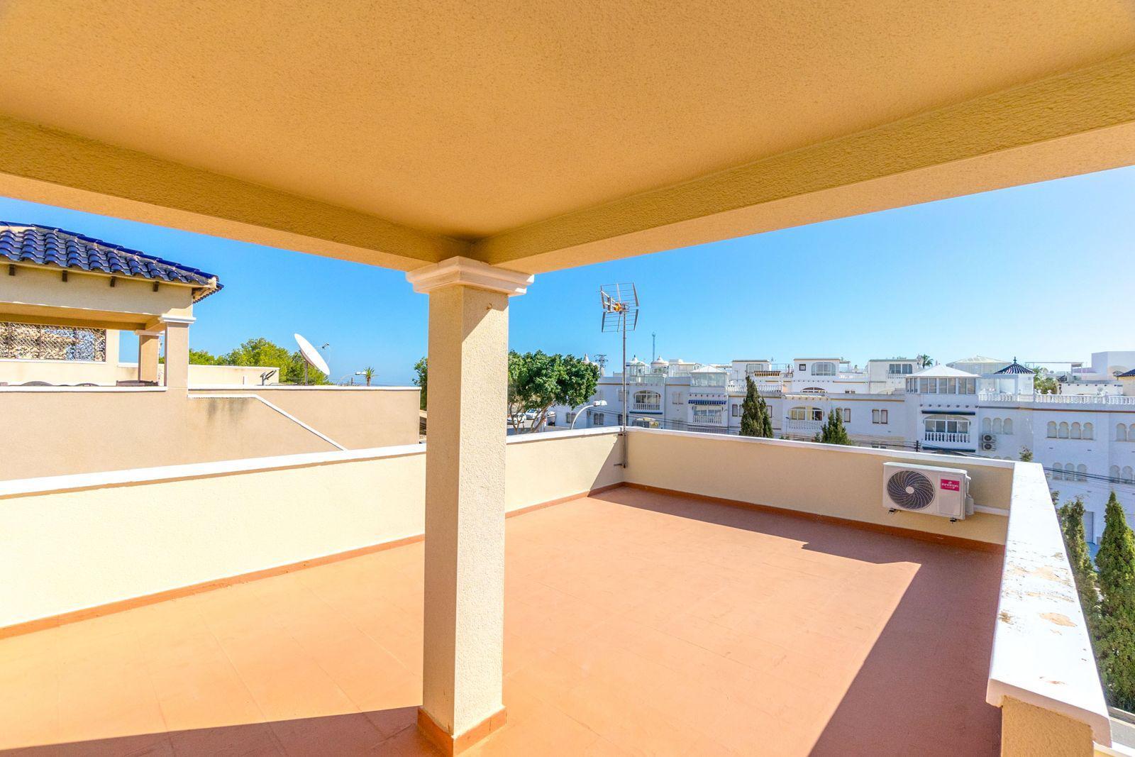 Resale - 3 Bedroom 2 Bathroom Town House in Orihuela Costa - Costa Blanca  - Alicante