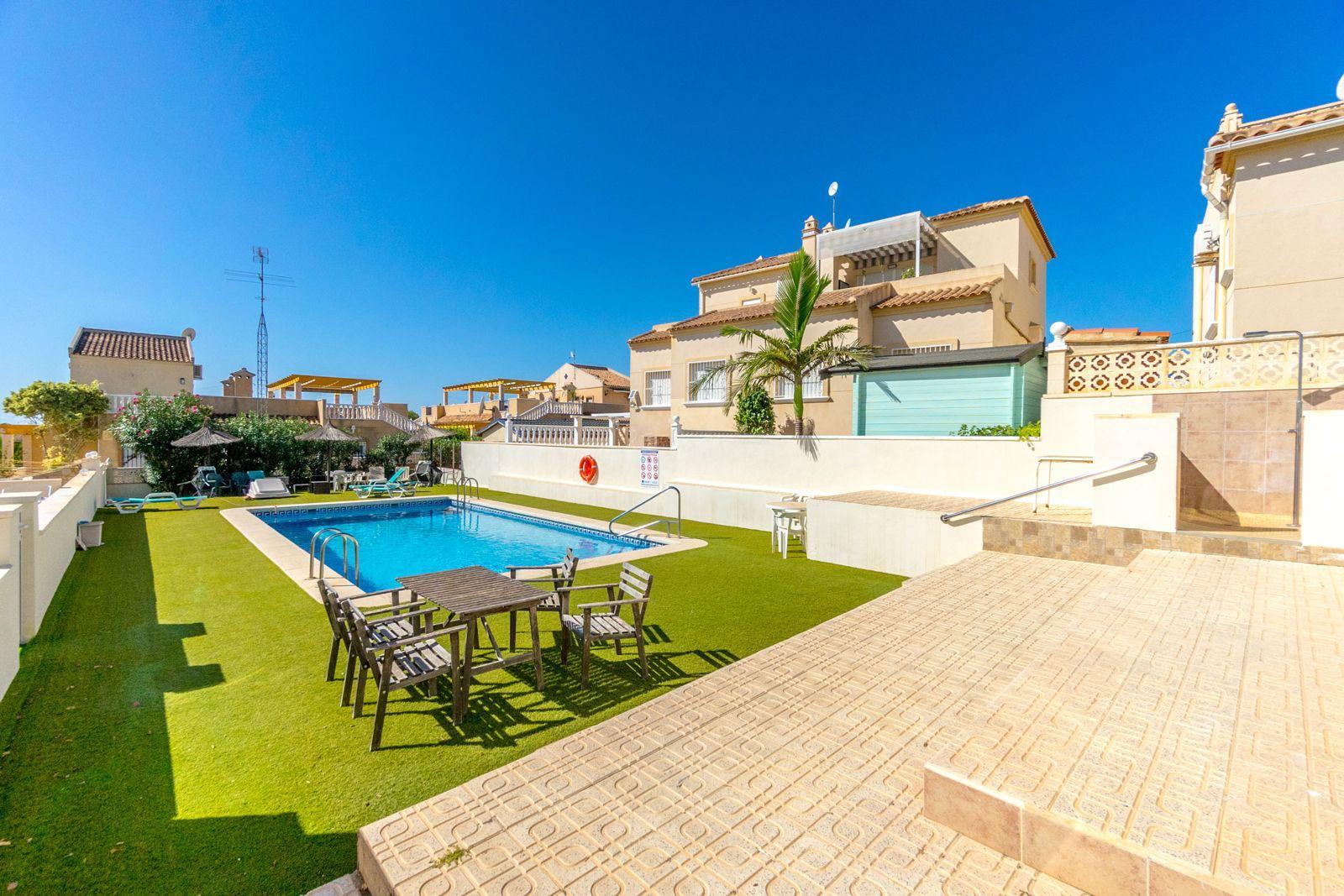 Resale - 3 Bedroom 2 Bathroom Town House in Orihuela Costa - Costa Blanca  - Alicante