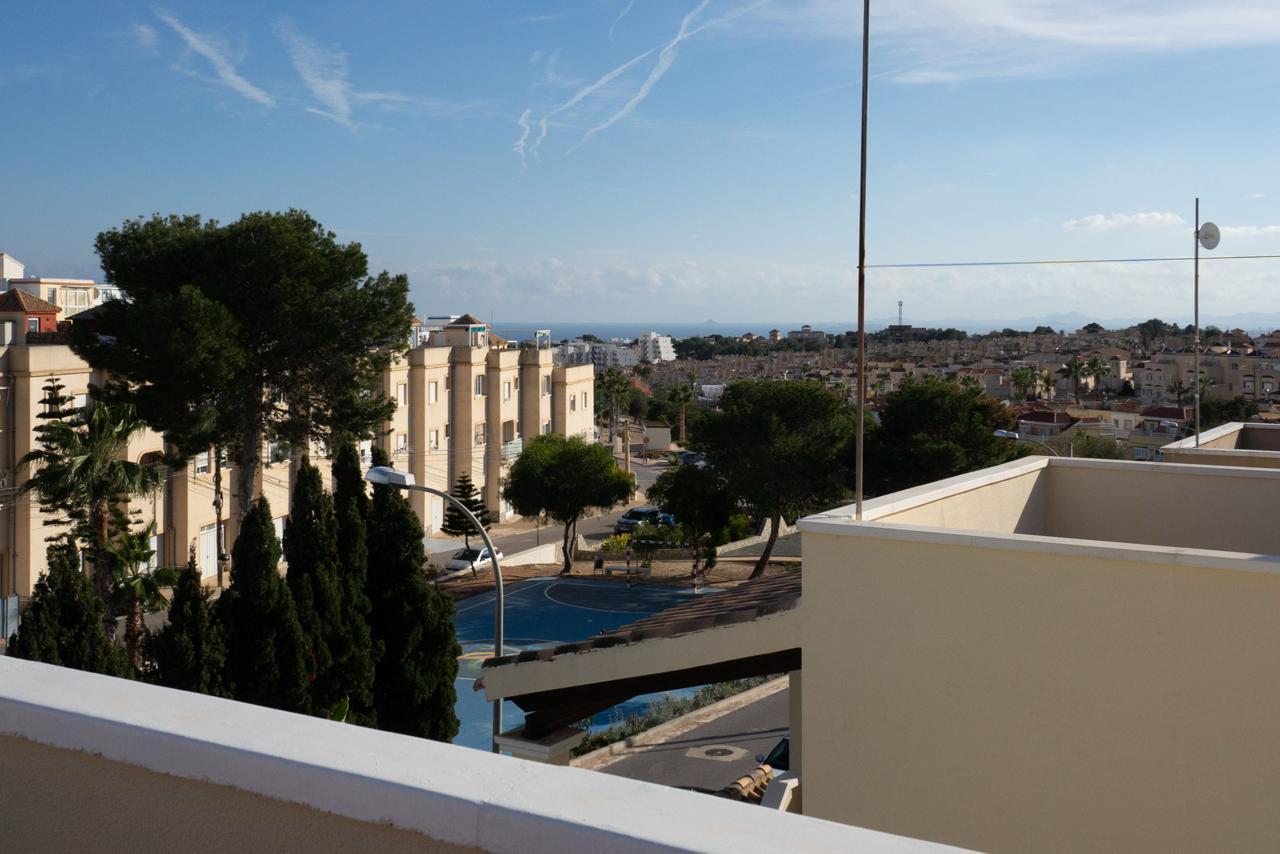 Resale - 3 Bedroom 2 Bathroom Town House in Orihuela Costa - Costa Blanca  - Alicante