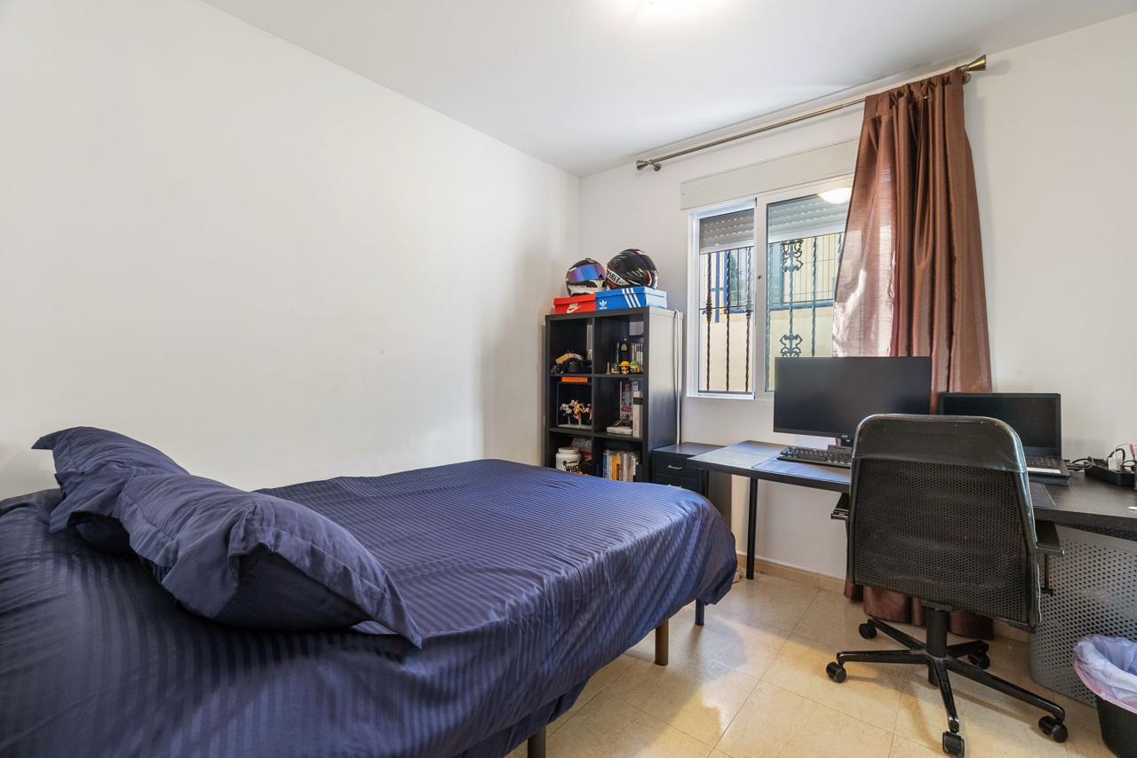 Resale - 3 Bedroom 2 Bathroom Town House in Orihuela Costa - Costa Blanca  - Alicante