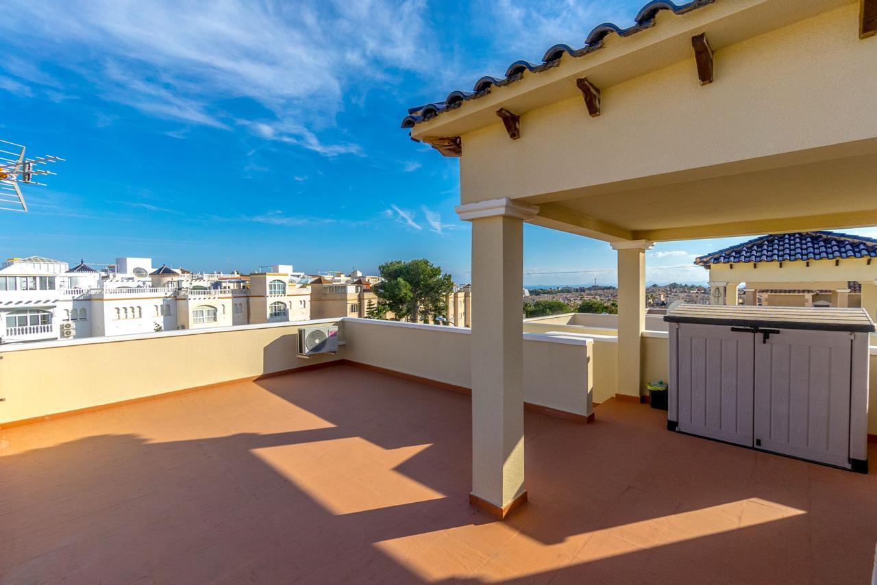 Resale - 3 Bedroom 2 Bathroom Town House in Orihuela Costa - Costa Blanca  - Alicante