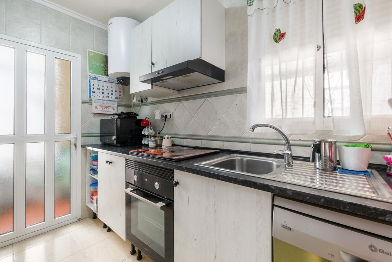 Resale - 3 Bedroom 2 Bathroom Town House in Orihuela Costa - Costa Blanca  - Alicante