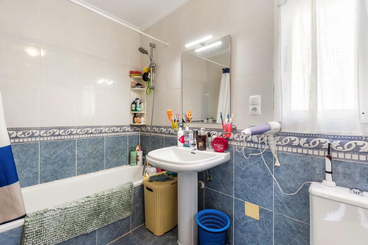 Resale - 3 Bedroom 2 Bathroom Town House in Orihuela Costa - Costa Blanca  - Alicante