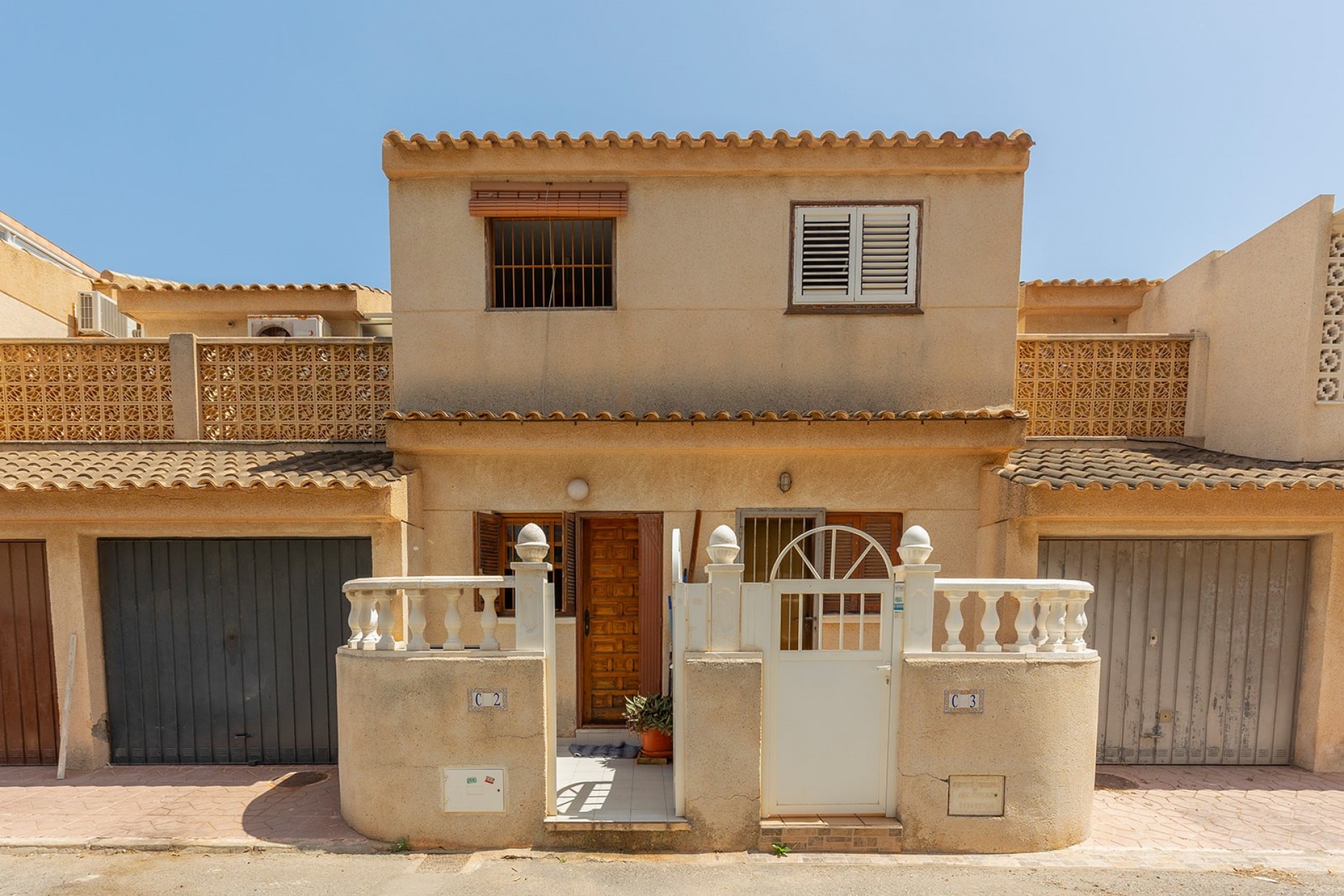 Resale - 3 Bedroom 2 Bathroom Town House in La Mata - Costa Blanca  - Alicante