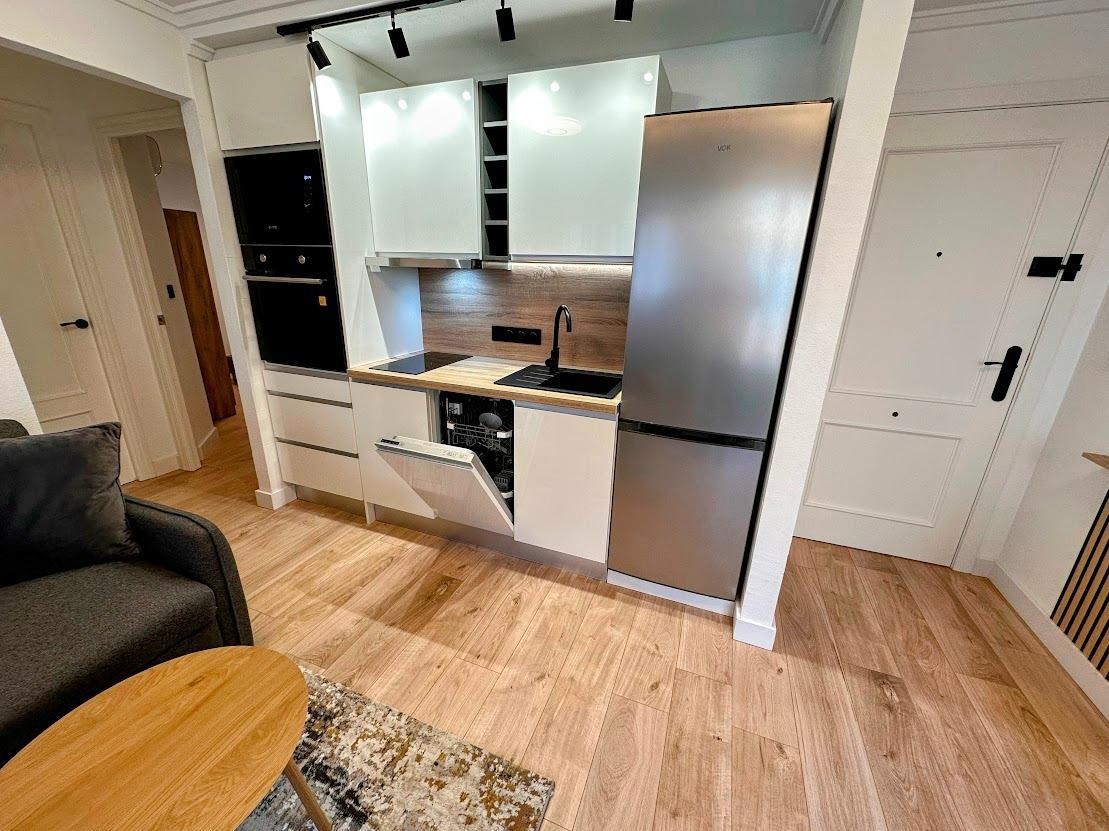 Resale - 2 Bedroom 1 Bathroom Apartment in Torrevieja - Centro  - Alicante