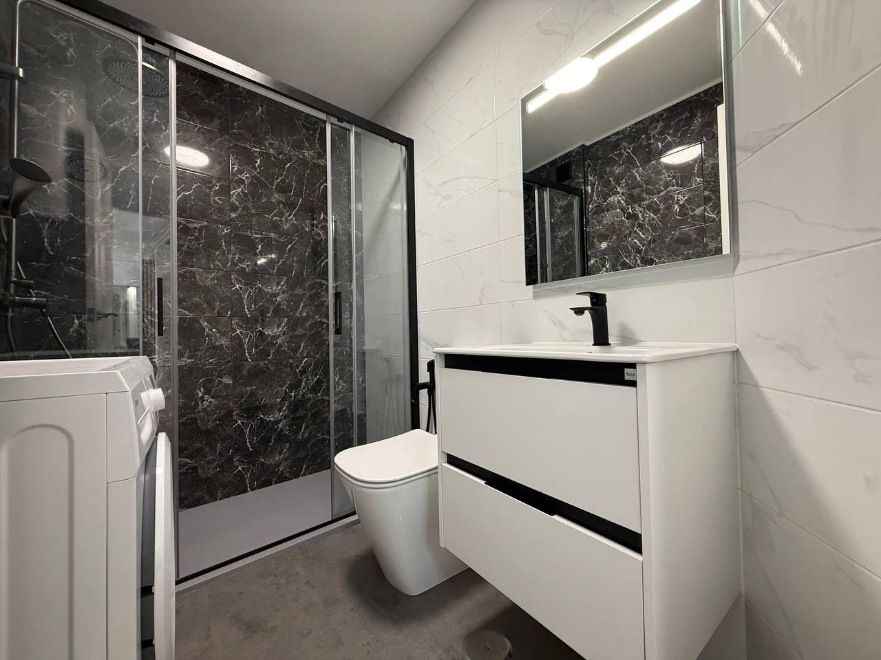 Resale - 2 Bedroom 1 Bathroom Apartment in Torrevieja - Centro  - Alicante