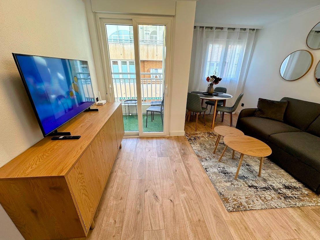 Resale - 2 Bedroom 1 Bathroom Apartment in Torrevieja - Centro  - Alicante