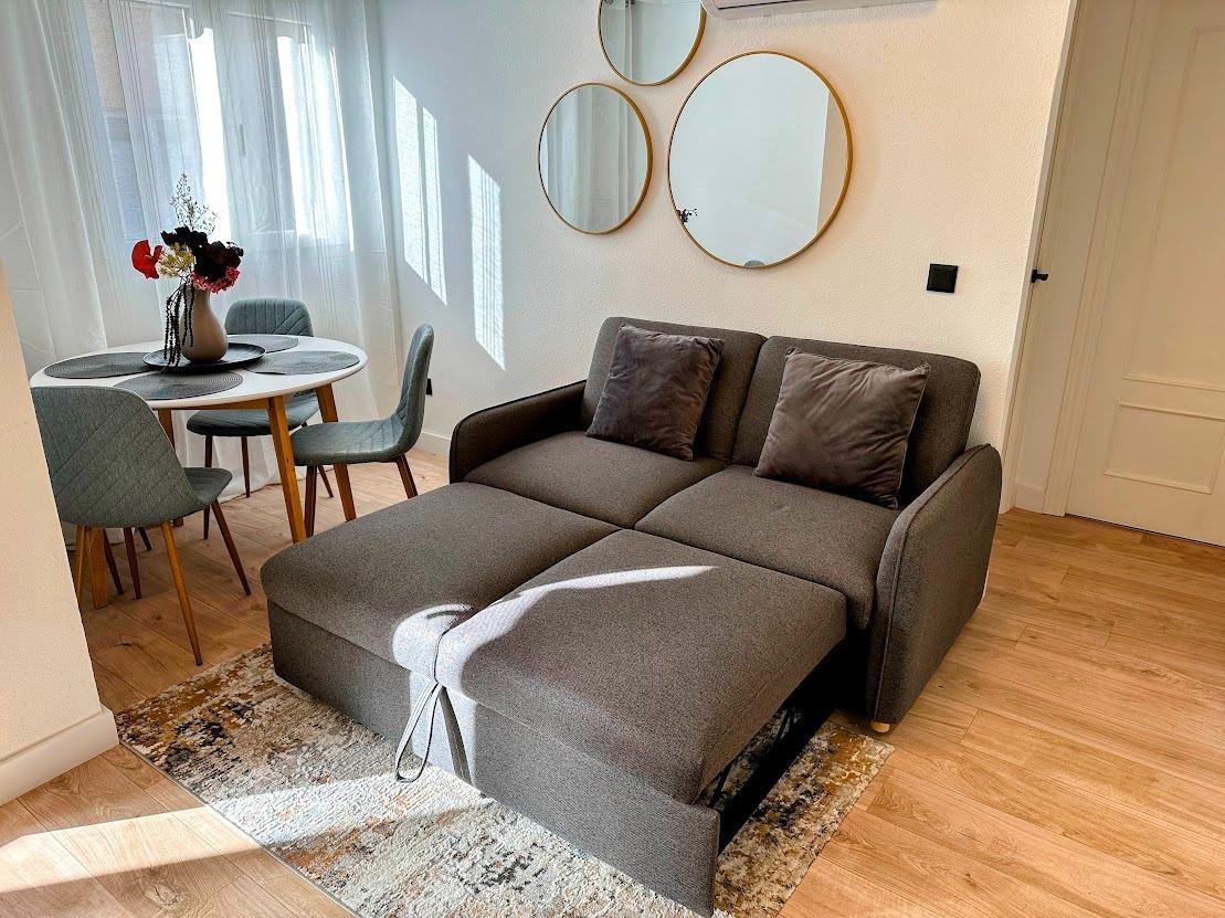 Resale - 2 Bedroom 1 Bathroom Apartment in Torrevieja - Centro  - Alicante
