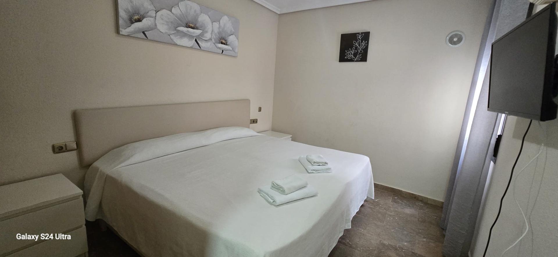 Resale - 3 Bedroom 2 Bathroom Apartment in Torrevieja - Torrevieja  - Alicante