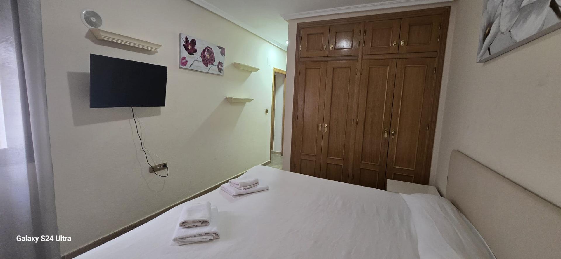 Resale - 3 Bedroom 2 Bathroom Apartment in Torrevieja - Torrevieja  - Alicante