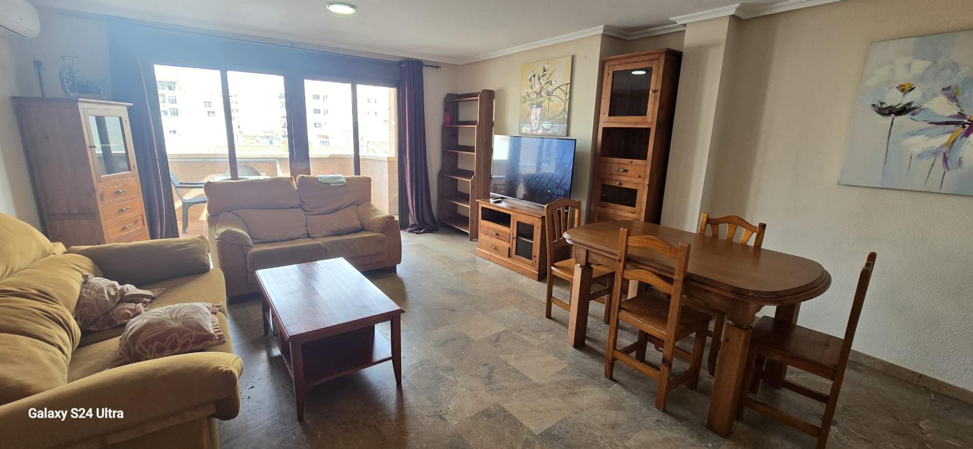 Resale - 3 Bedroom 2 Bathroom Apartment in Torrevieja - Torrevieja  - Alicante