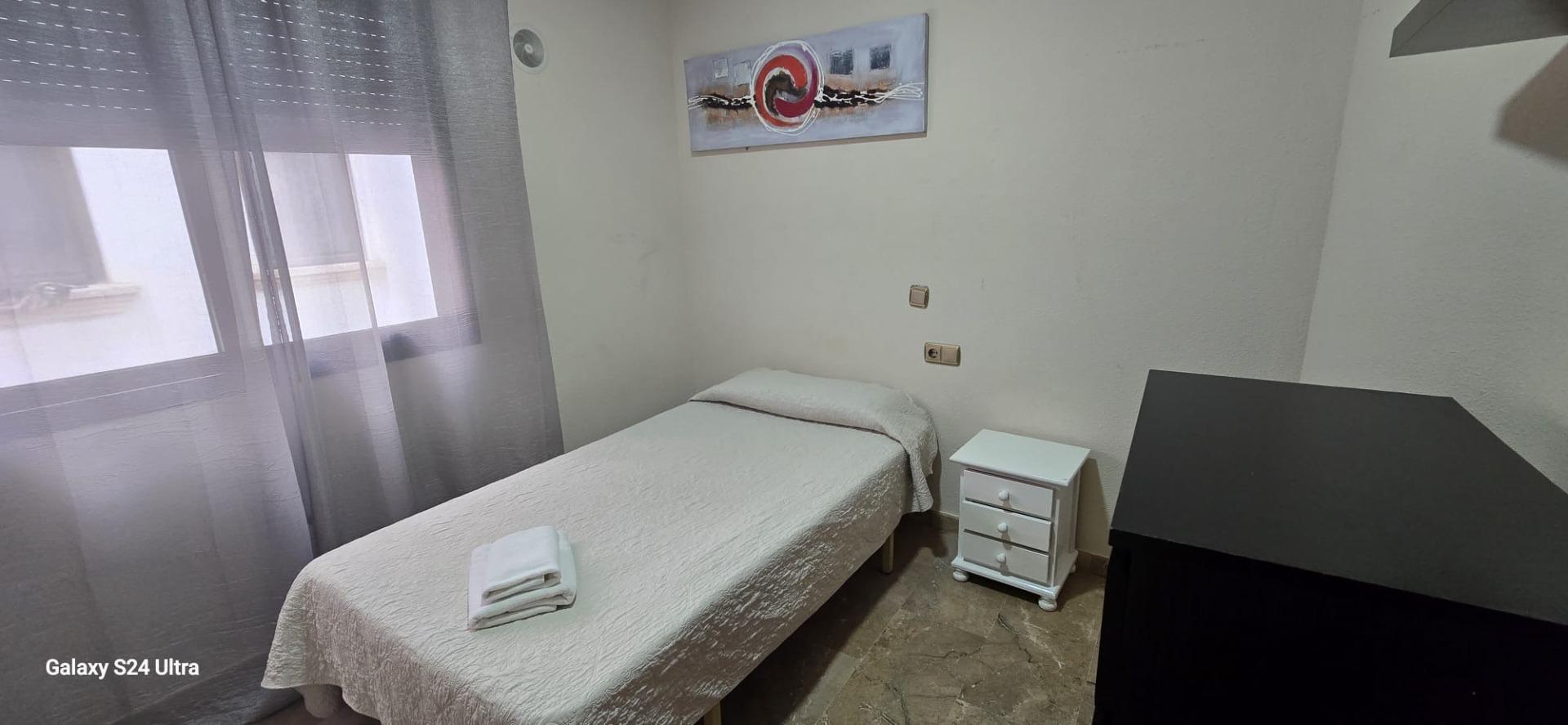 Resale - 3 Bedroom 2 Bathroom Apartment in Torrevieja - Torrevieja  - Alicante