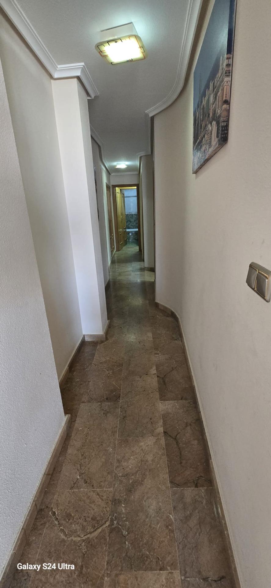 Resale - 3 Bedroom 2 Bathroom Apartment in Torrevieja - Torrevieja  - Alicante