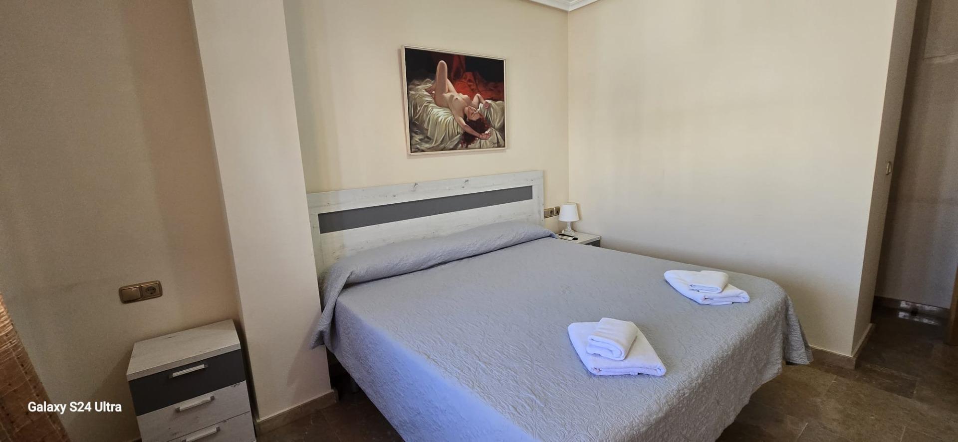 Resale - 4 Bedroom 2 Bathroom Apartment in Torrevieja - Torrevieja  - Alicante