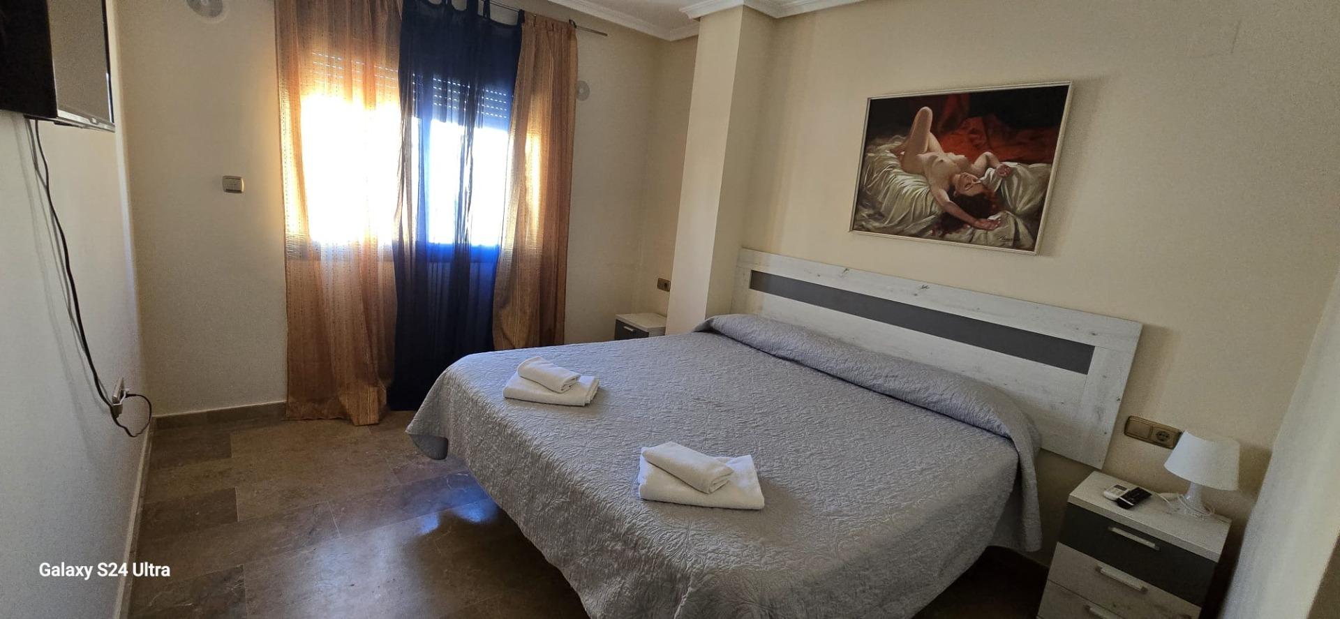 Resale - 4 Bedroom 2 Bathroom Apartment in Torrevieja - Torrevieja  - Alicante