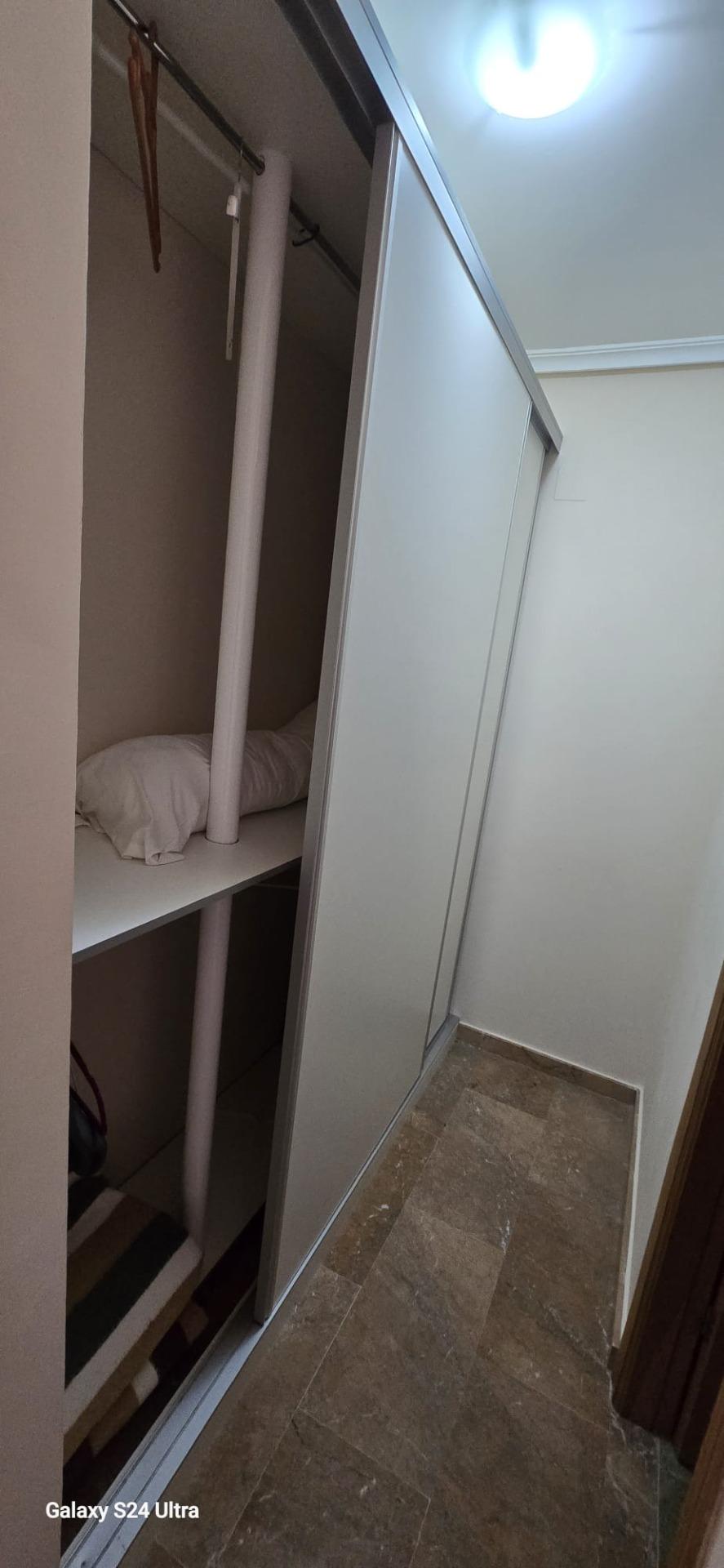 Resale - 4 Bedroom 2 Bathroom Apartment in Torrevieja - Torrevieja  - Alicante