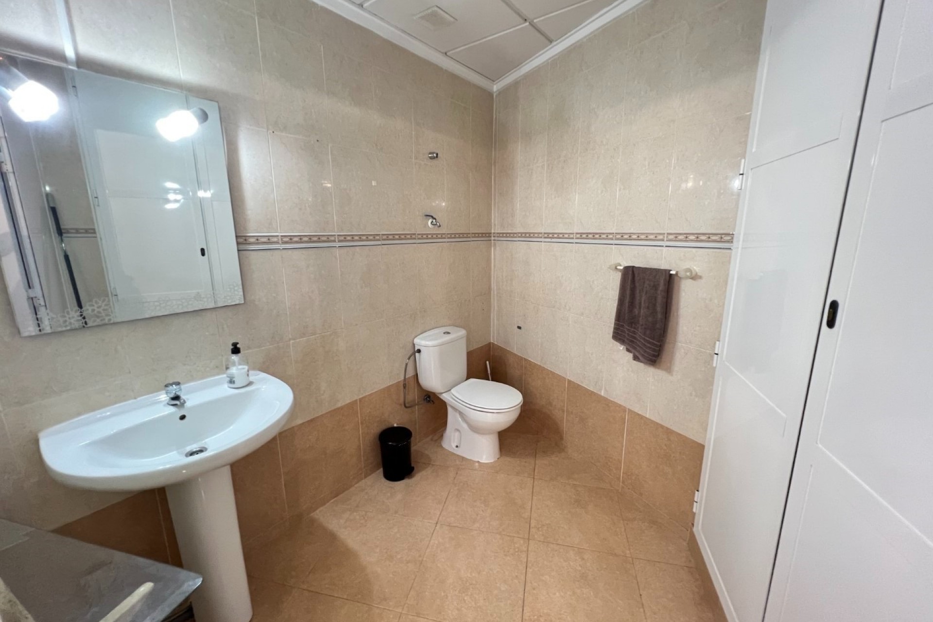 For sale - Commercial in Guardamar del Segura - Centro  - Costa Blanca (Alicante)