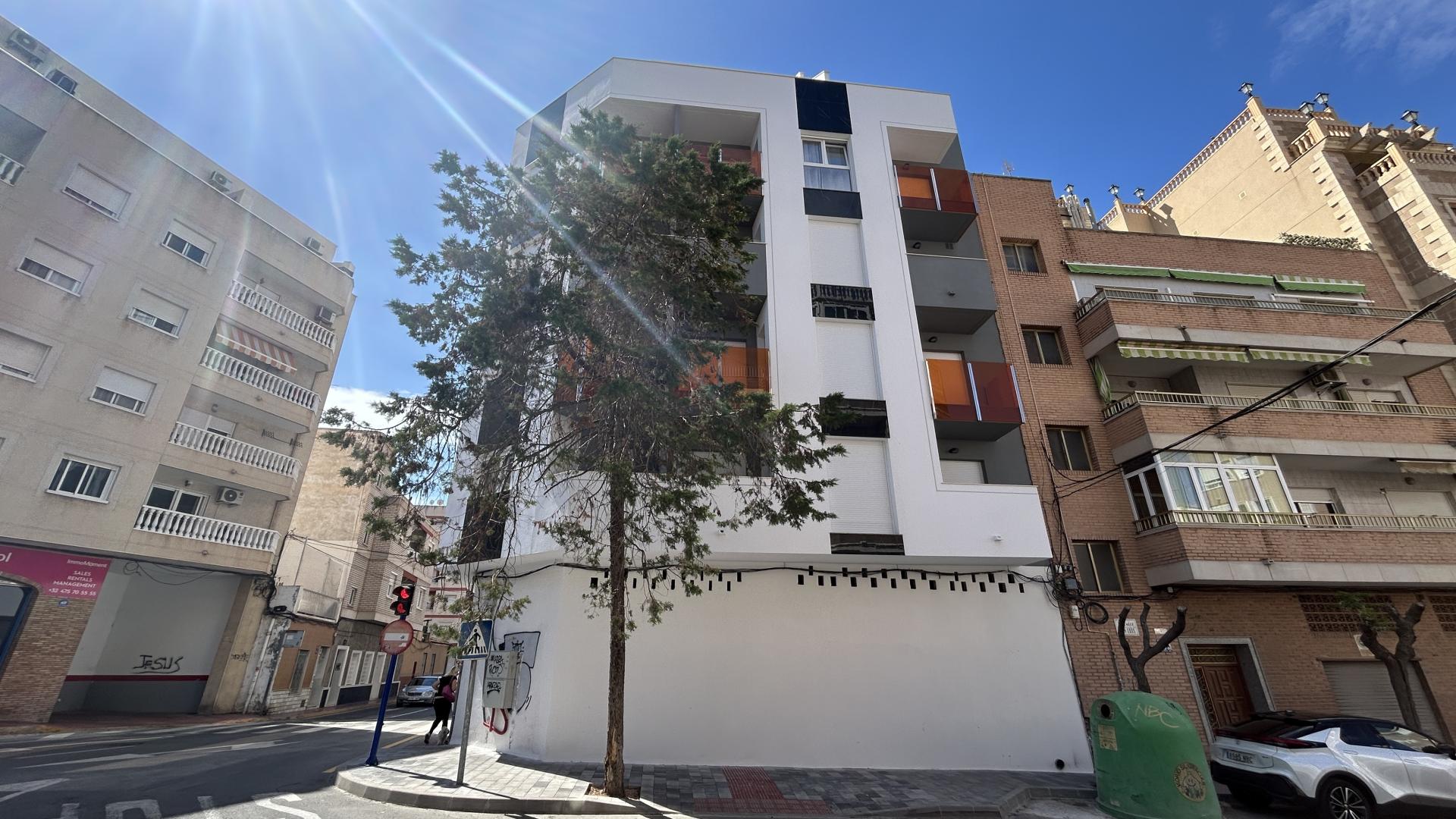 Resale - 2 Bedroom 1 Bathroom Apartment in Torrevieja - Costa Blanca  - Alicante