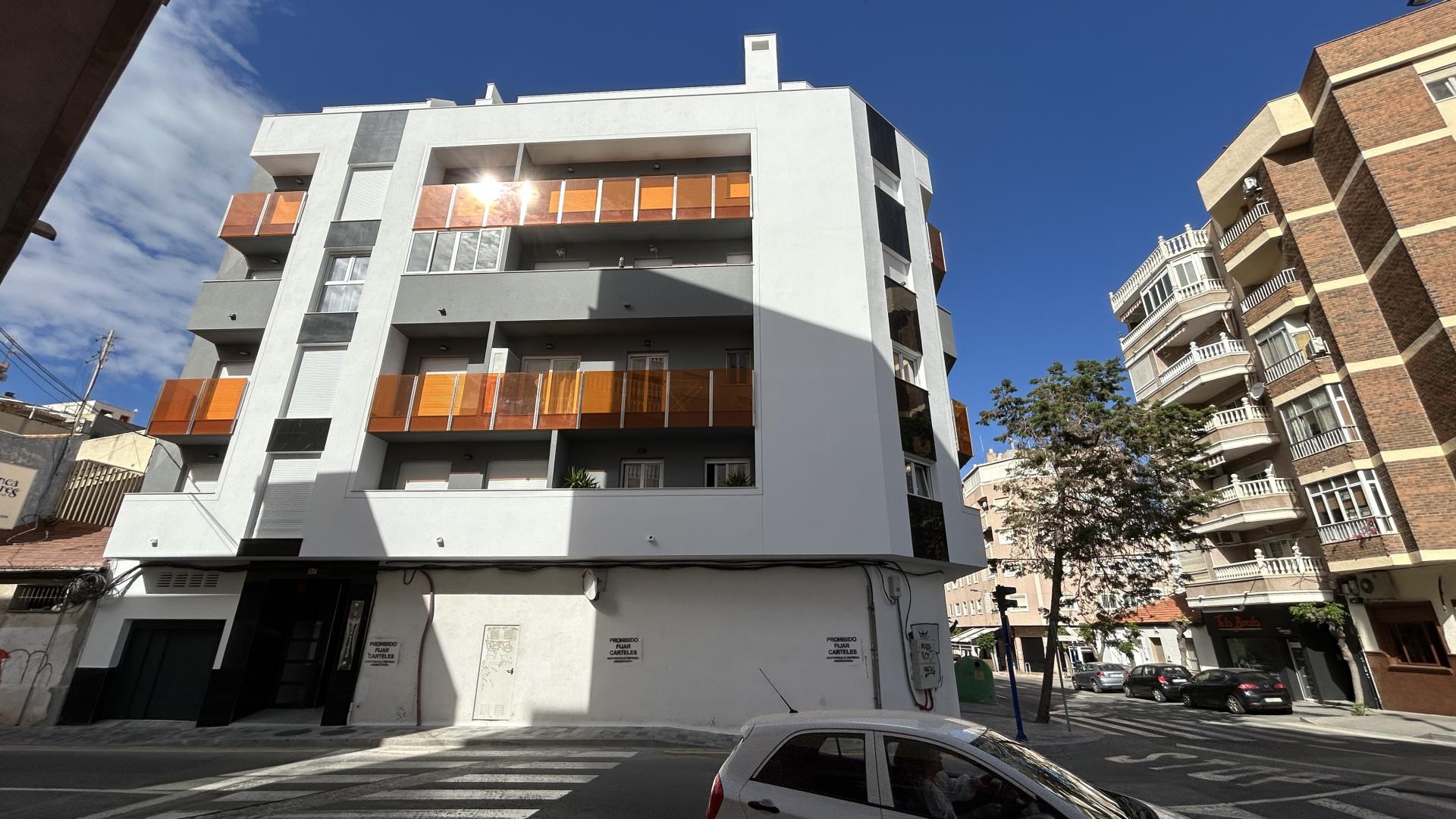 Resale - 2 Bedroom 1 Bathroom Apartment in Torrevieja - Costa Blanca  - Alicante