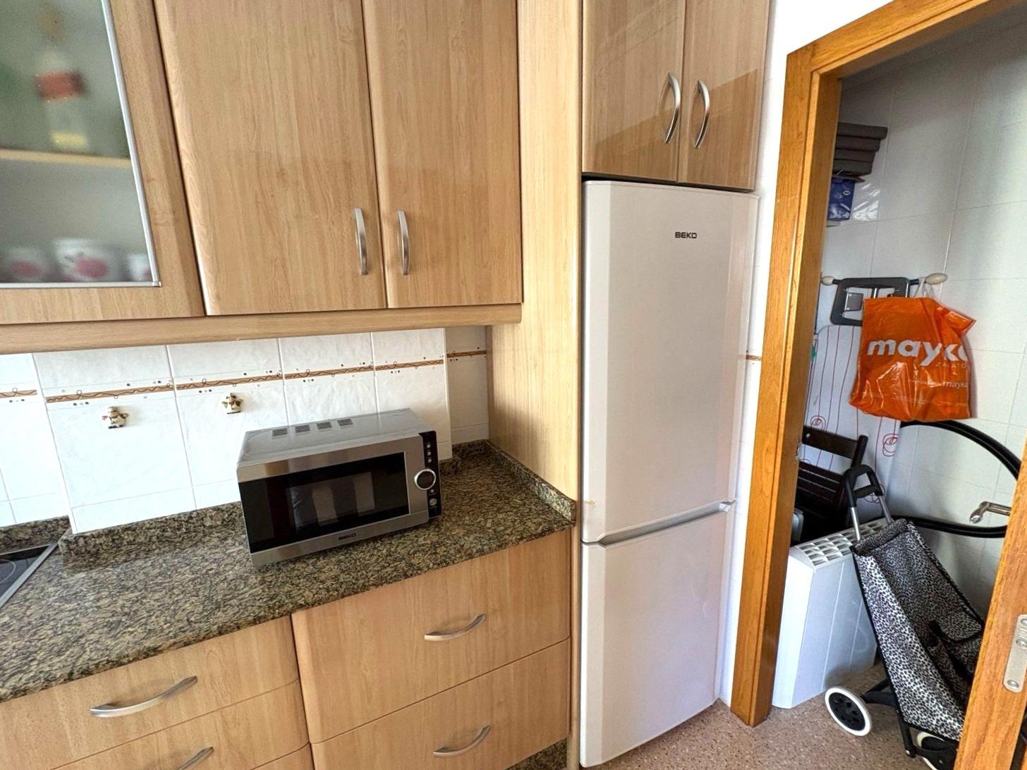 Resale - 2 Bedroom 1 Bathroom Apartment in Torrevieja - Centro  - Alicante