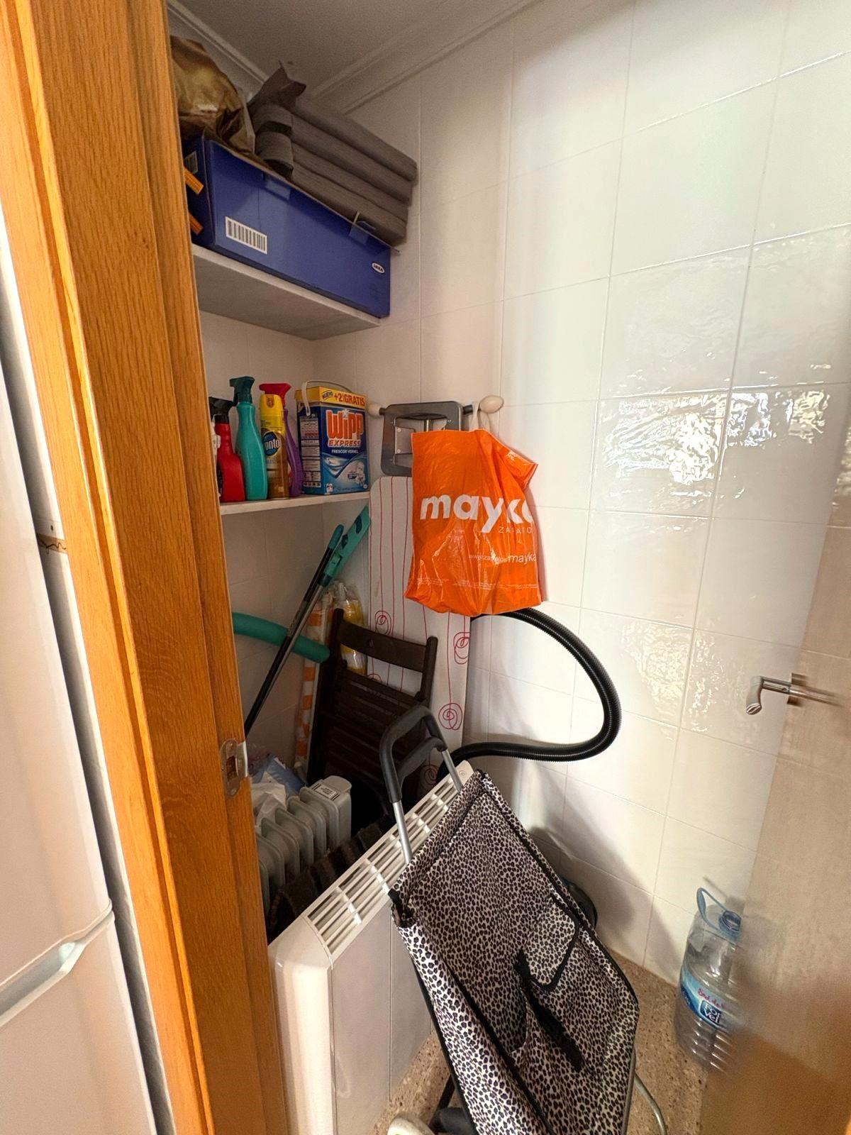 Resale - 2 Bedroom 1 Bathroom Apartment in Torrevieja - Centro  - Alicante