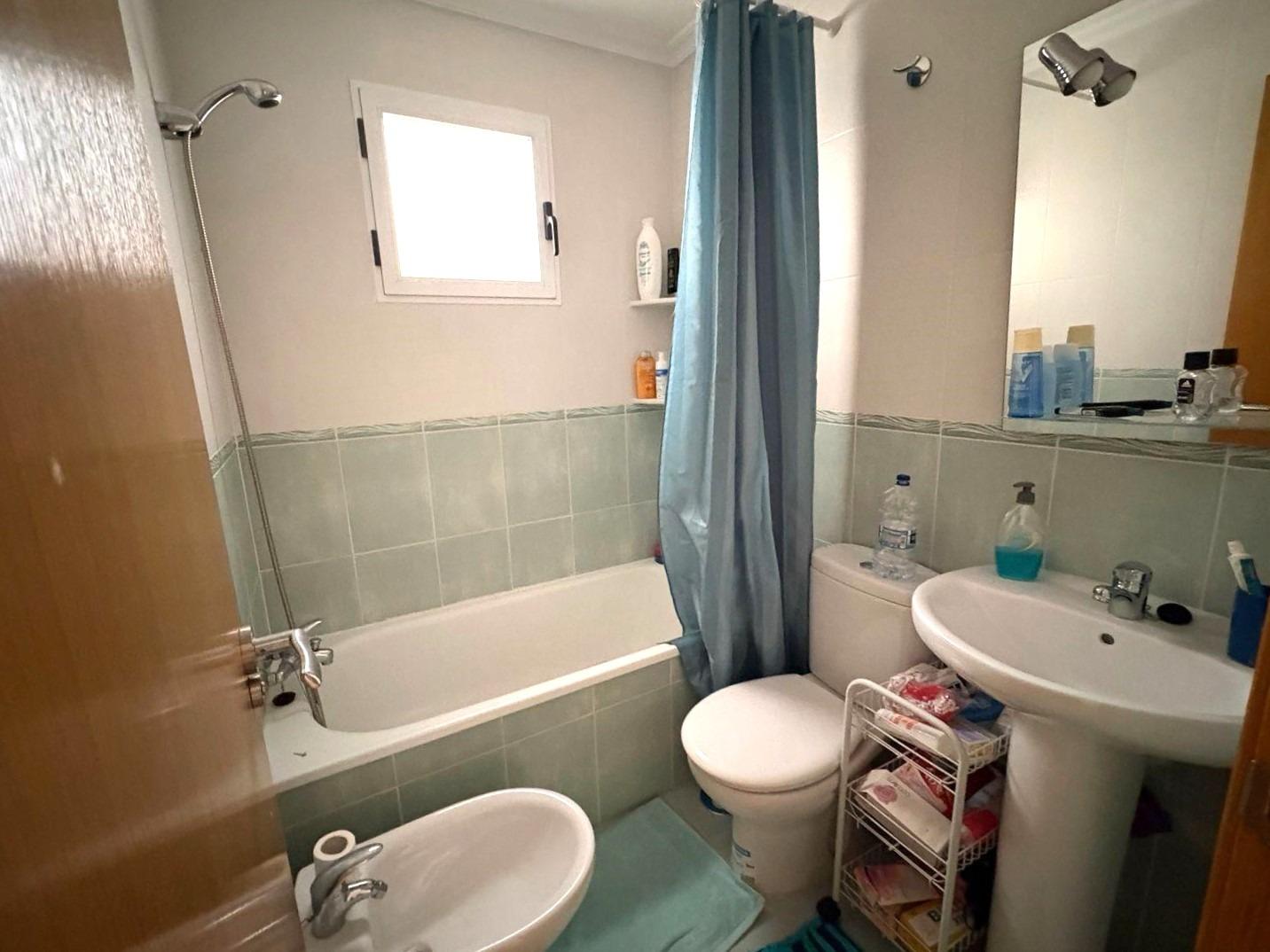 Resale - 2 Bedroom 1 Bathroom Apartment in Torrevieja - Centro  - Alicante