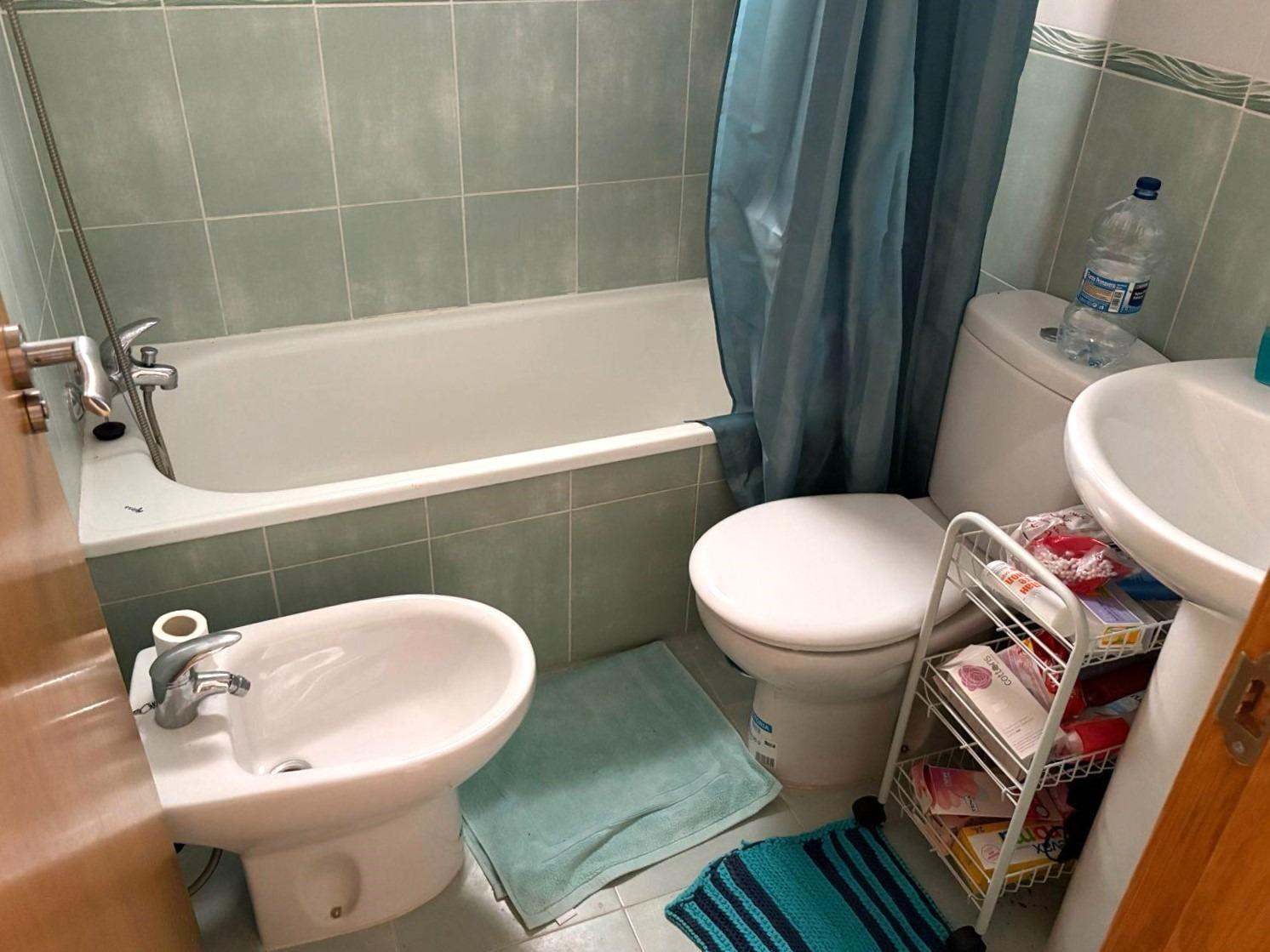 Resale - 2 Bedroom 1 Bathroom Apartment in Torrevieja - Centro  - Alicante