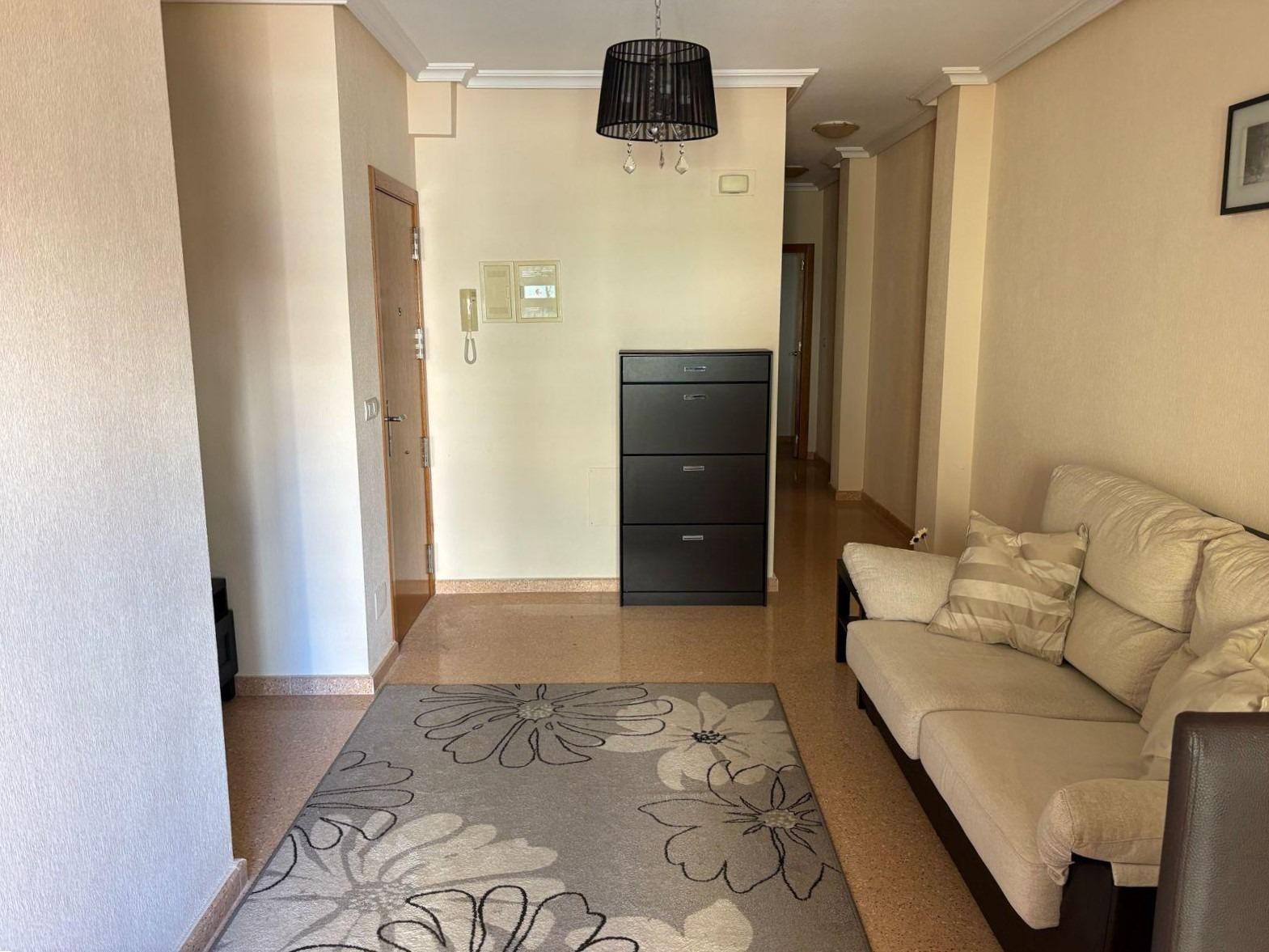 Resale - 2 Bedroom 1 Bathroom Apartment in Torrevieja - Centro  - Alicante